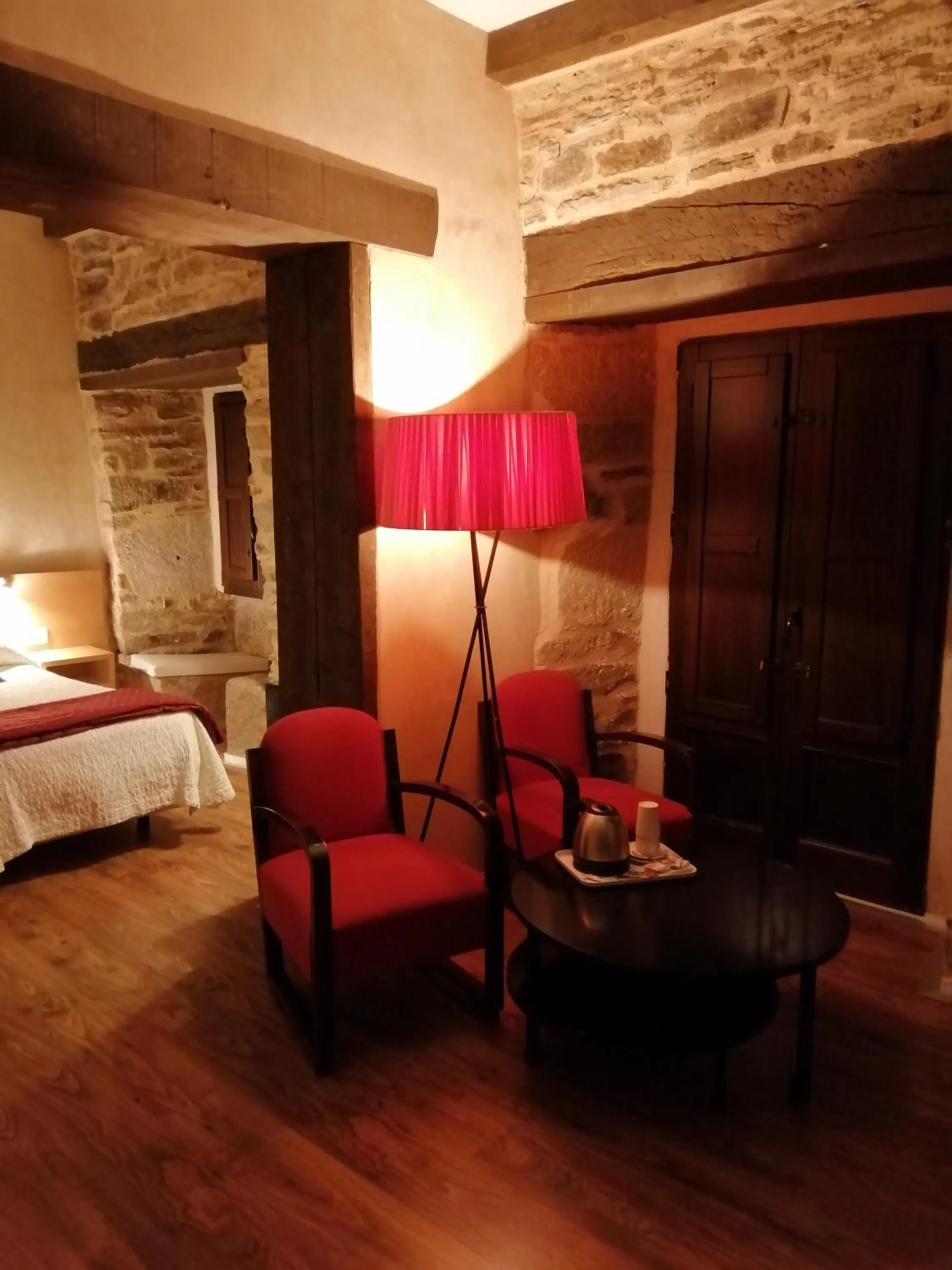 Seating area, Bed in Posada Real de Las Misas