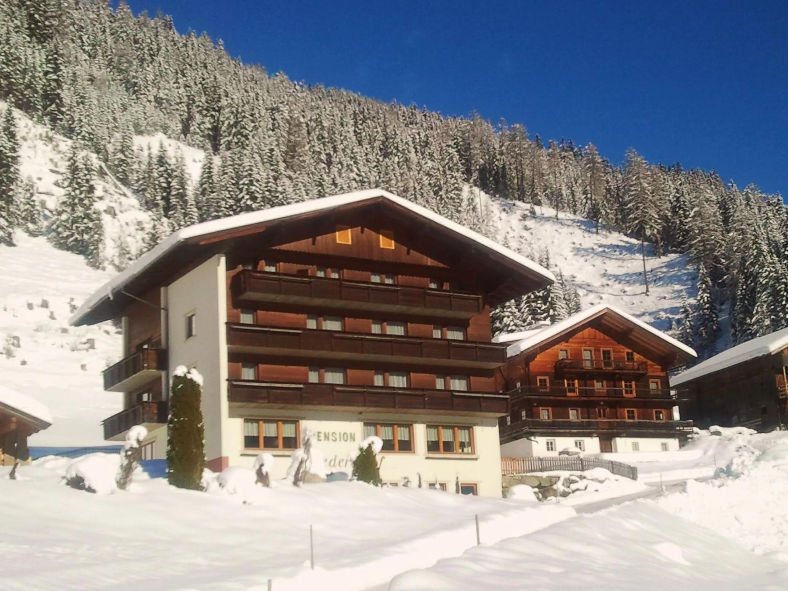 Property building in Ledererhof Apartments