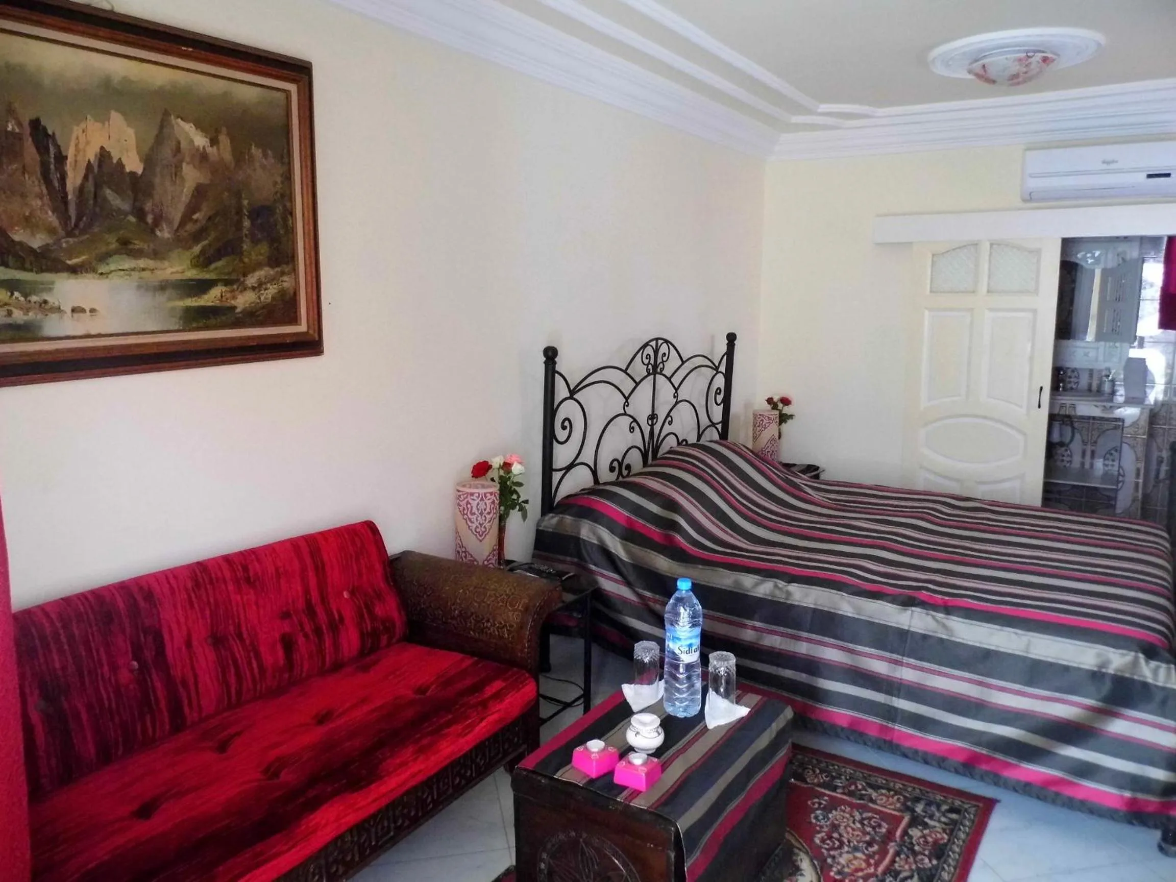 Photo of the whole room in Riad Marlinea