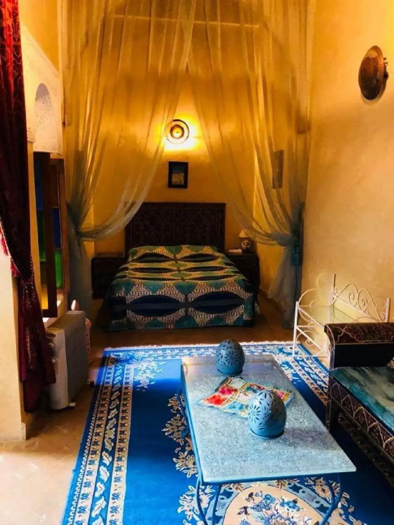 Photo of the whole room, Bed in Riad Marlinea Photo of the whole room, Bed in Riad Marlinea