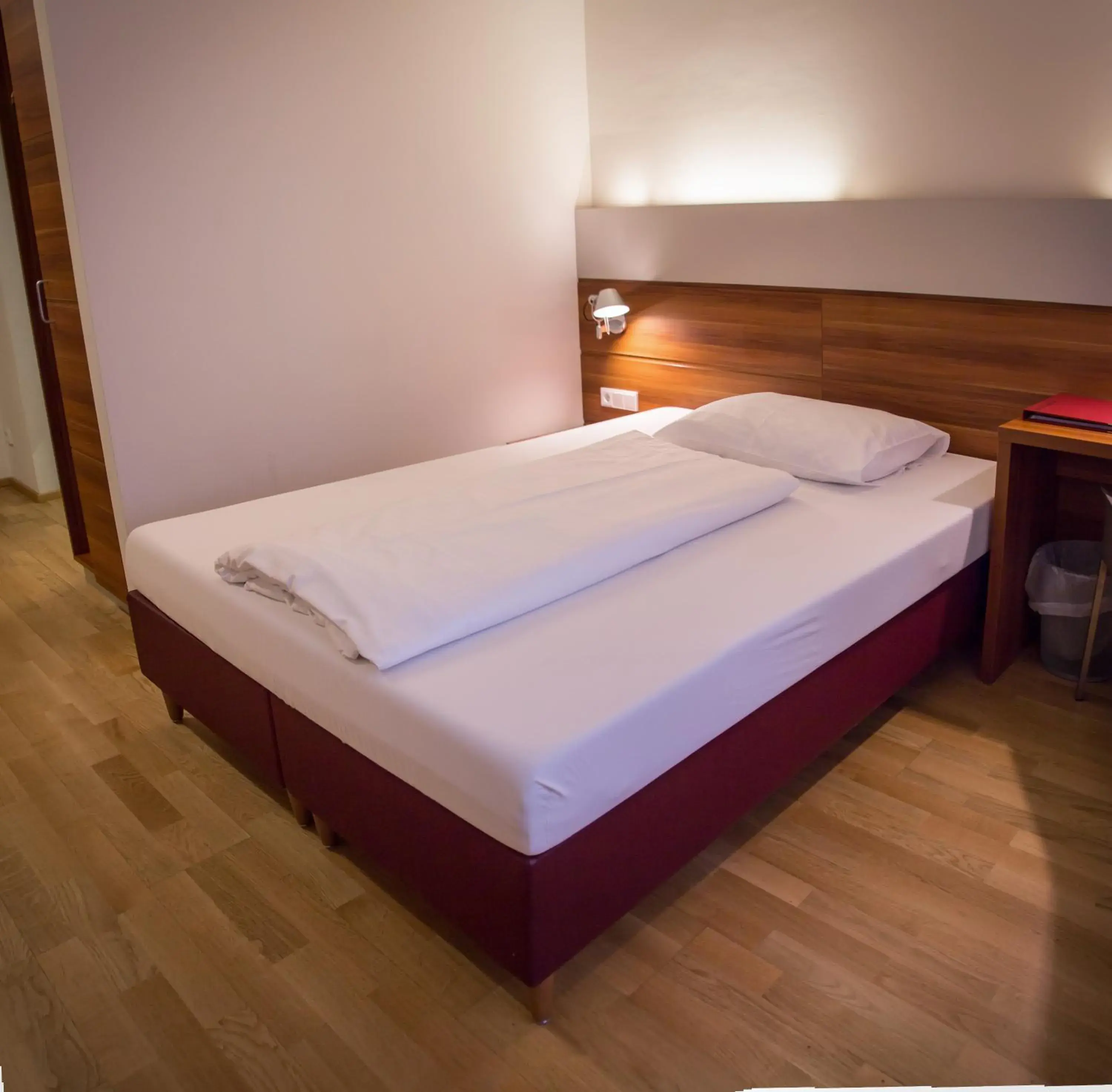 Small Double Room in Hotel Schwarzer Bär Small Double Room in Hotel Schwarzer Bär