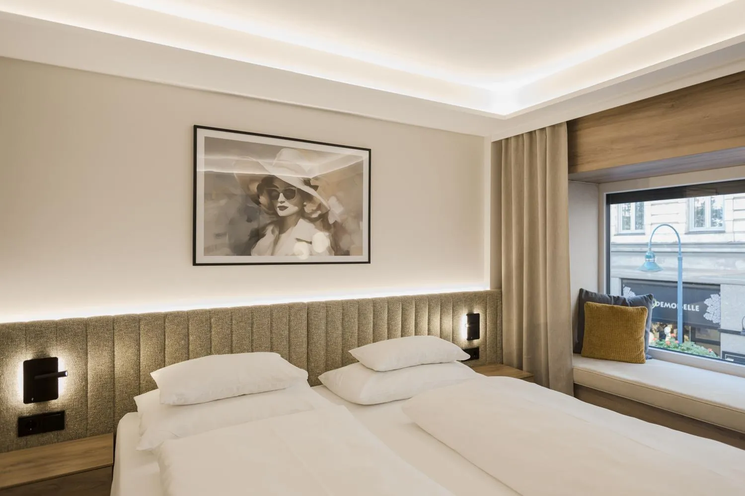 Photo of the whole room, Bed in Hotel Schwarzer Bär