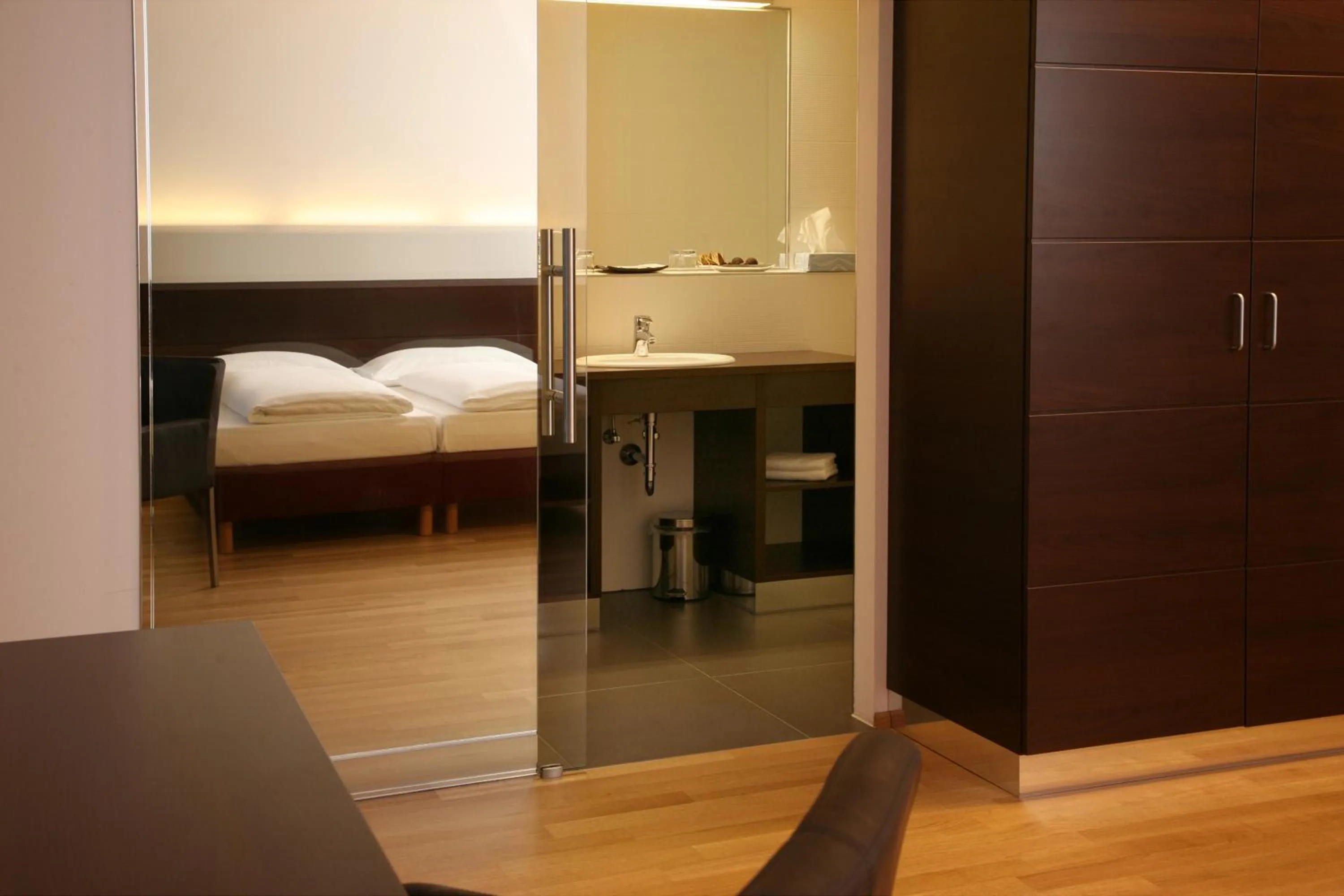 Bedroom, Bed in Hotel Schwarzer Bär