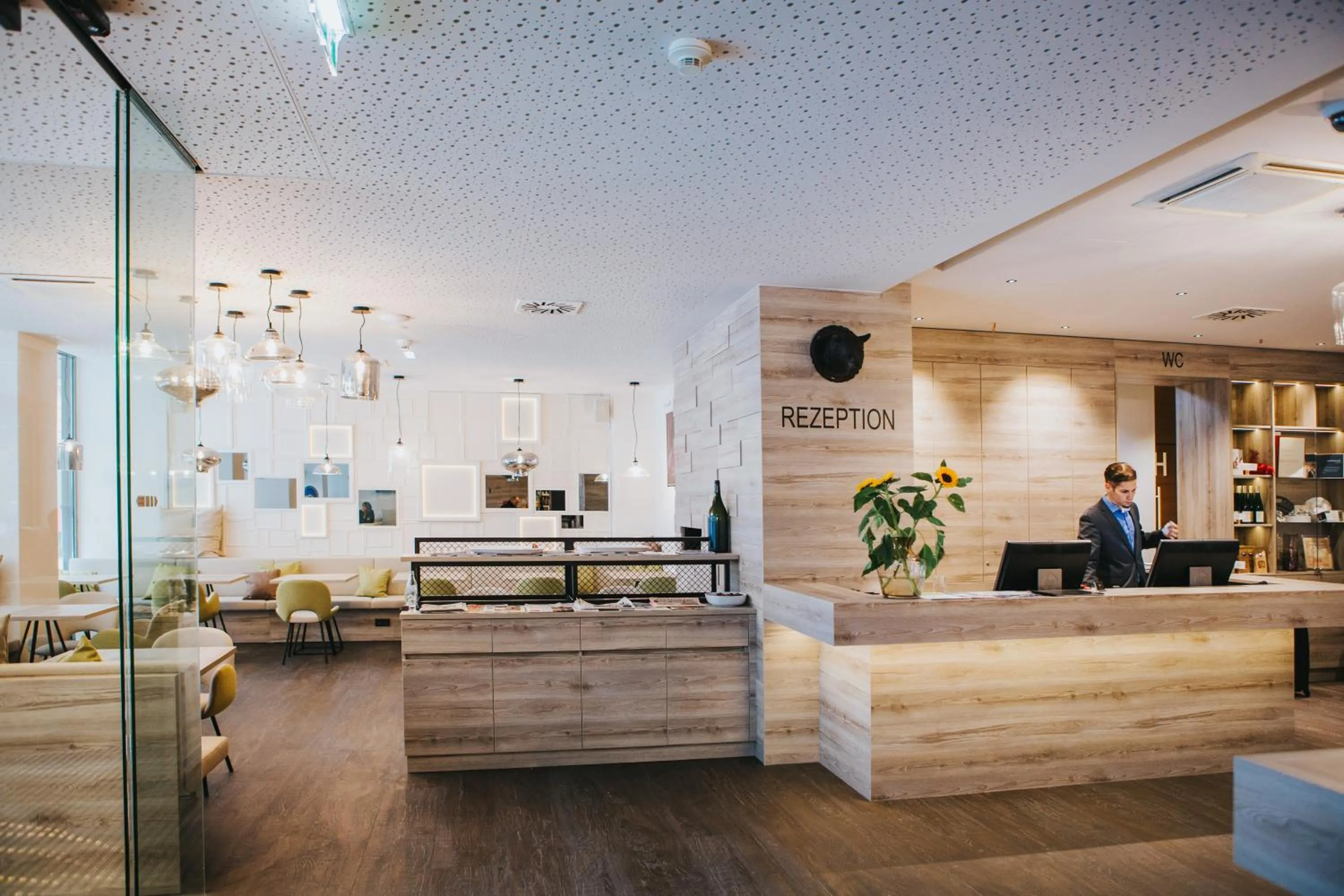 Restaurant/places to eat in Hotel Schwarzer Bär