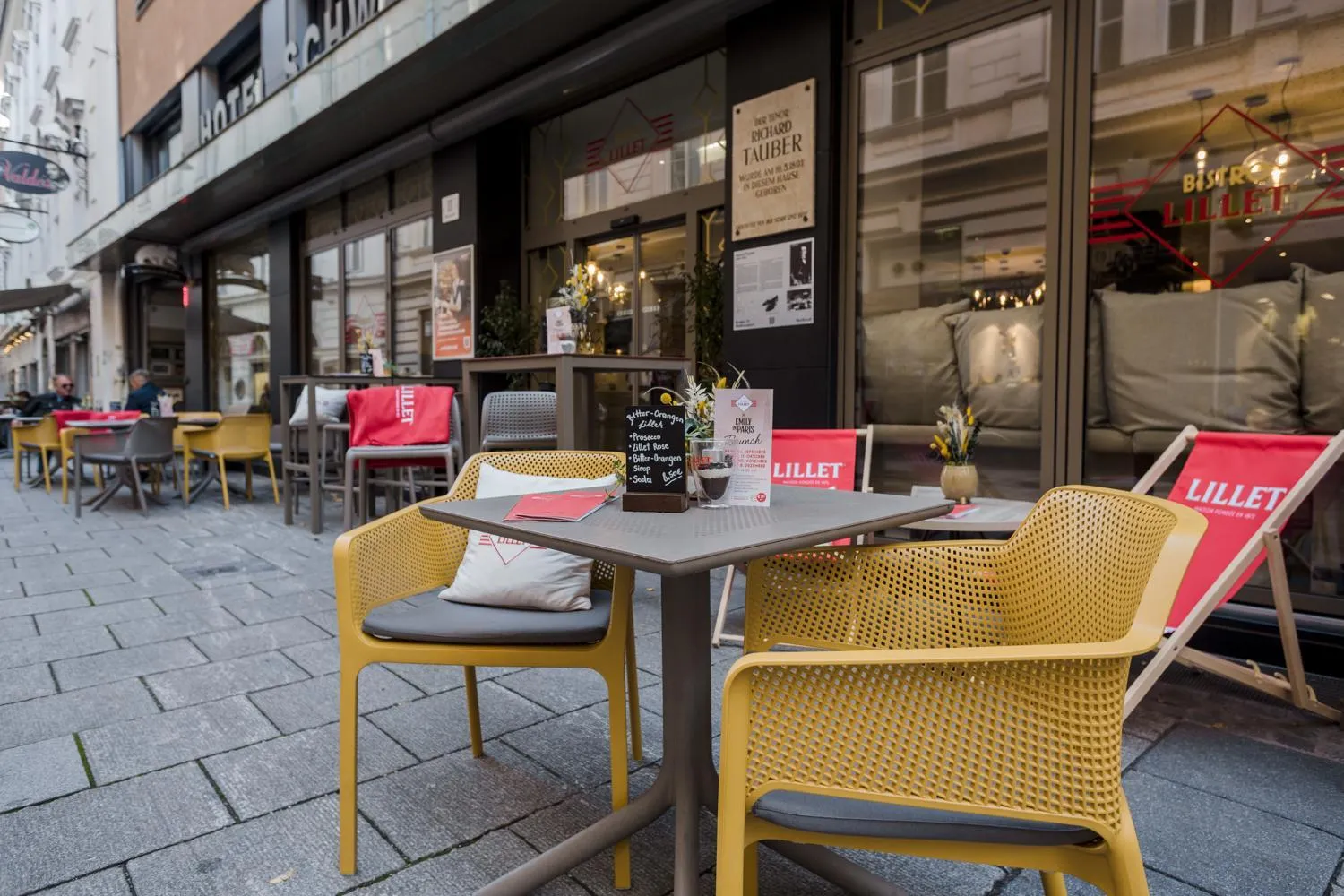 Property building in Hotel Schwarzer Bär