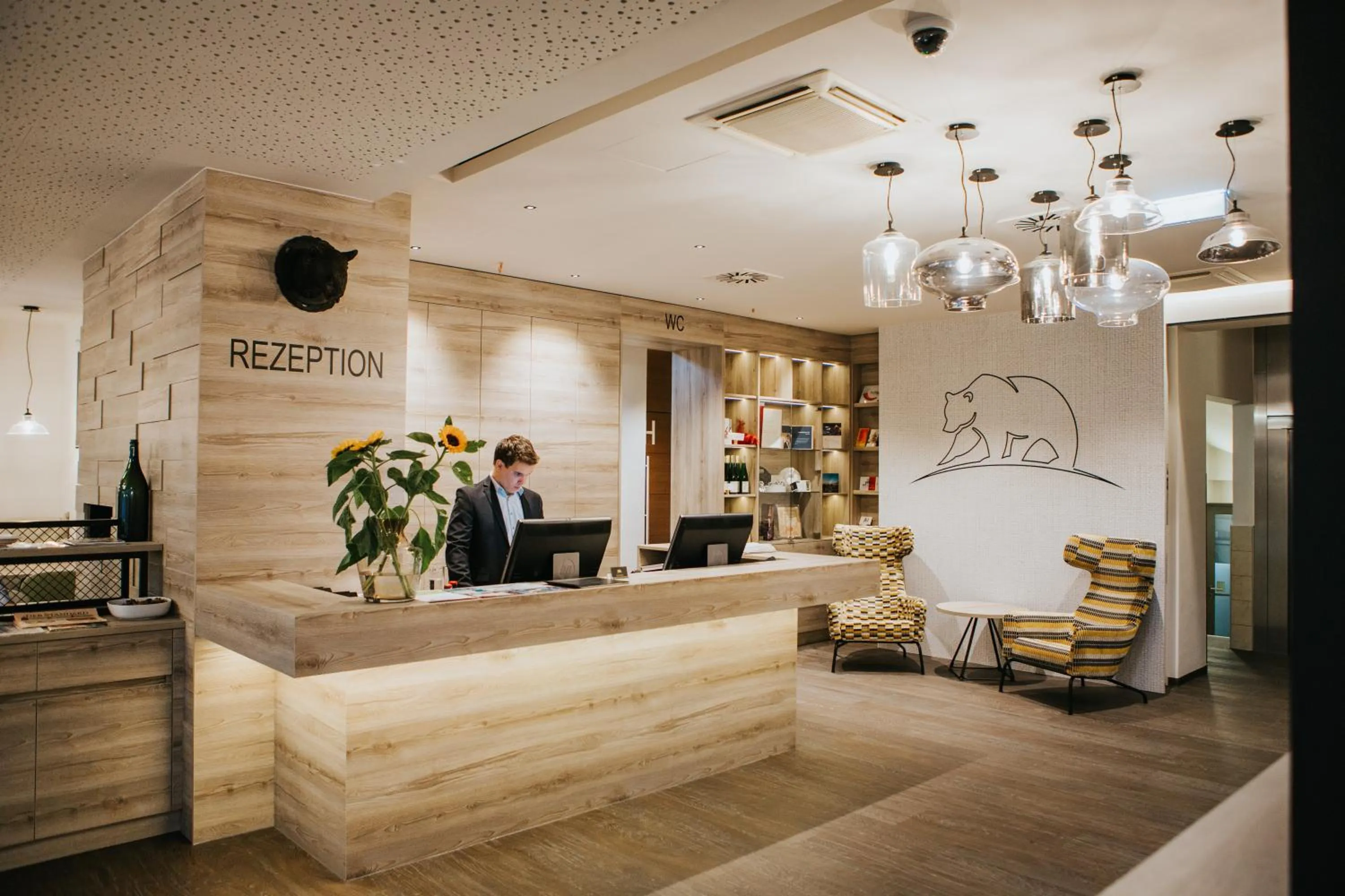 Lobby or reception in Hotel Schwarzer Bär