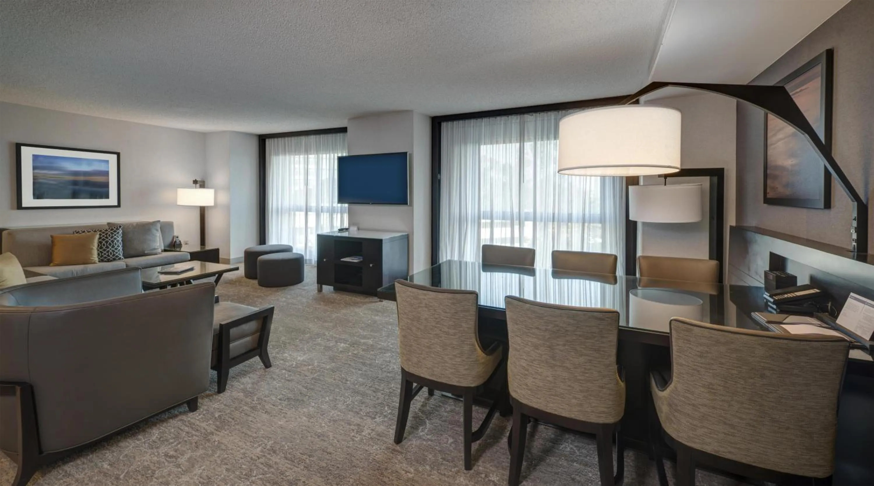 Photo of the whole room in Hyatt Regency San Francisco Airport