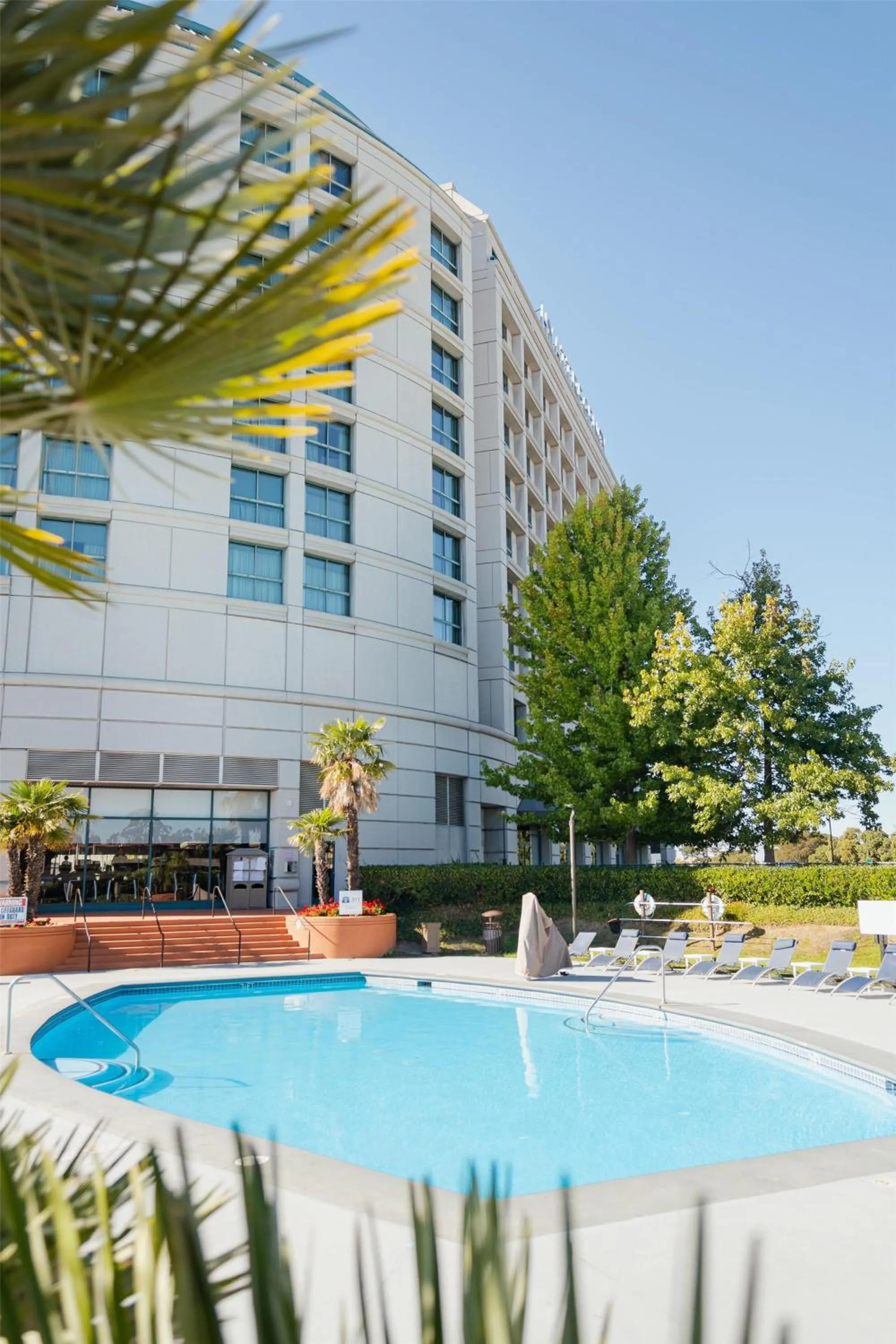 Swimming pool in Hyatt Regency San Francisco Airport