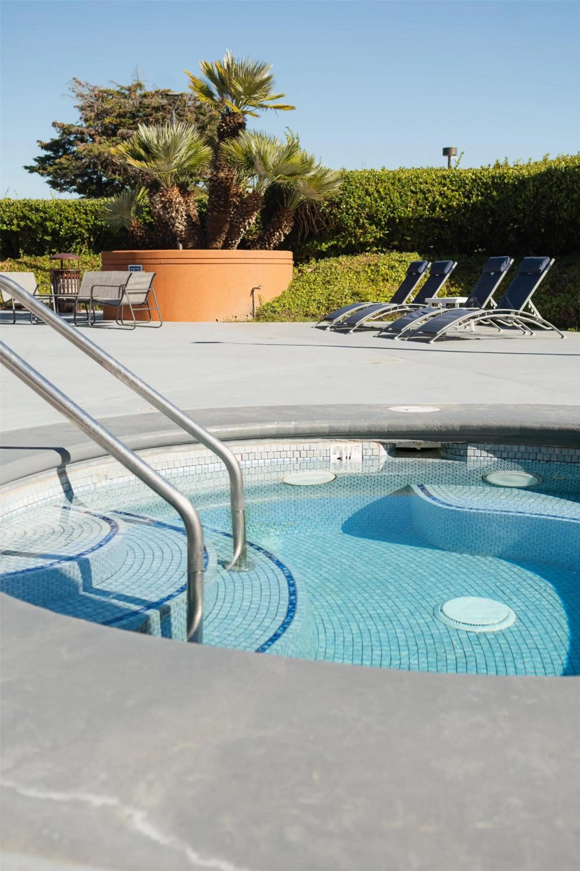 Swimming pool in Hyatt Regency San Francisco Airport