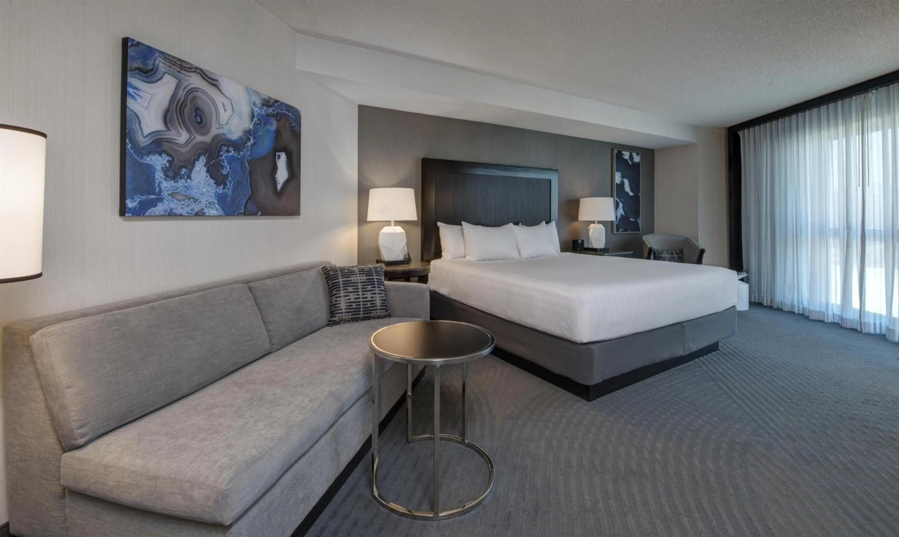 Bedroom, Bed in Hyatt Regency San Francisco Airport