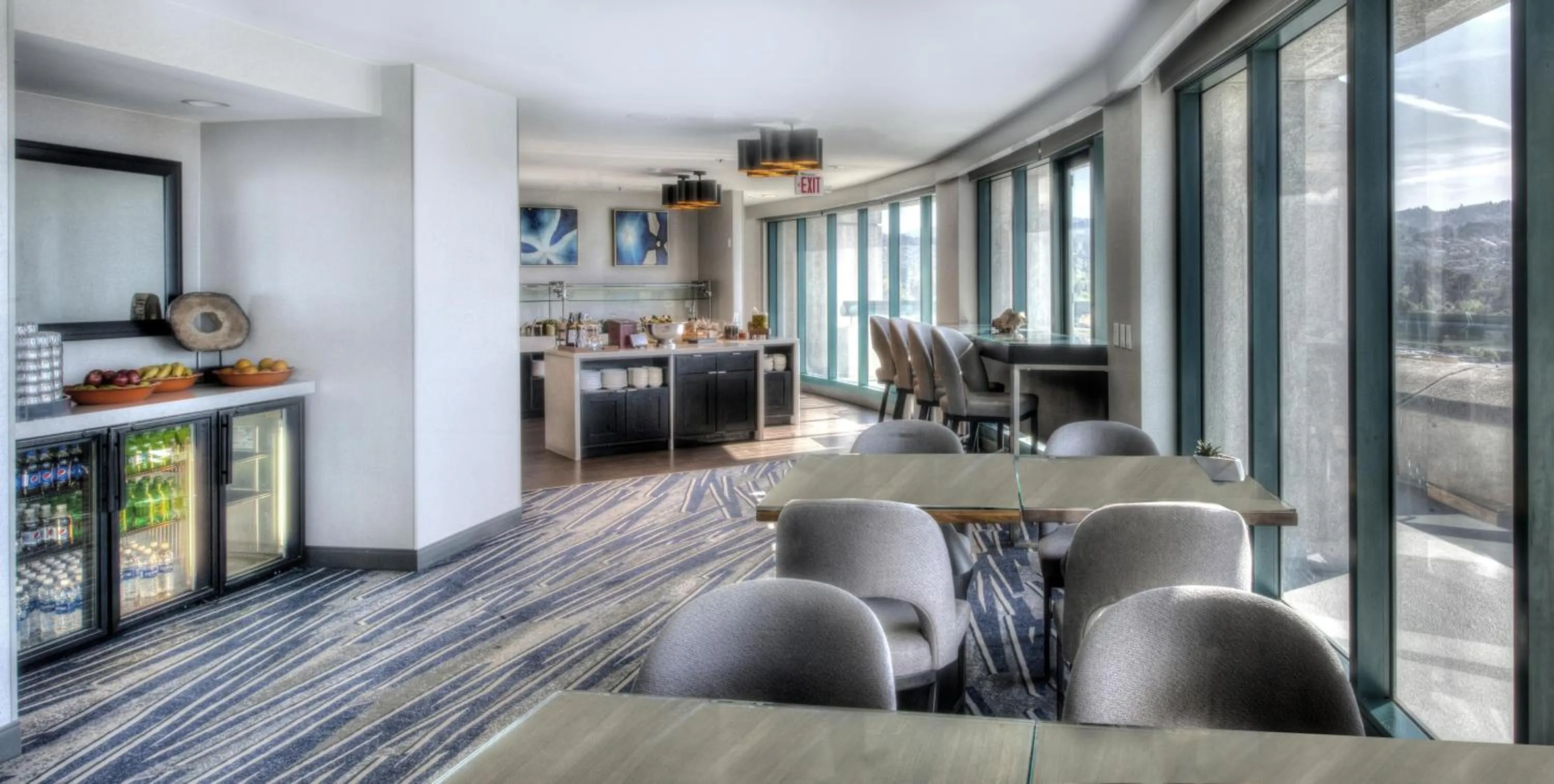 Lounge or bar in Hyatt Regency San Francisco Airport