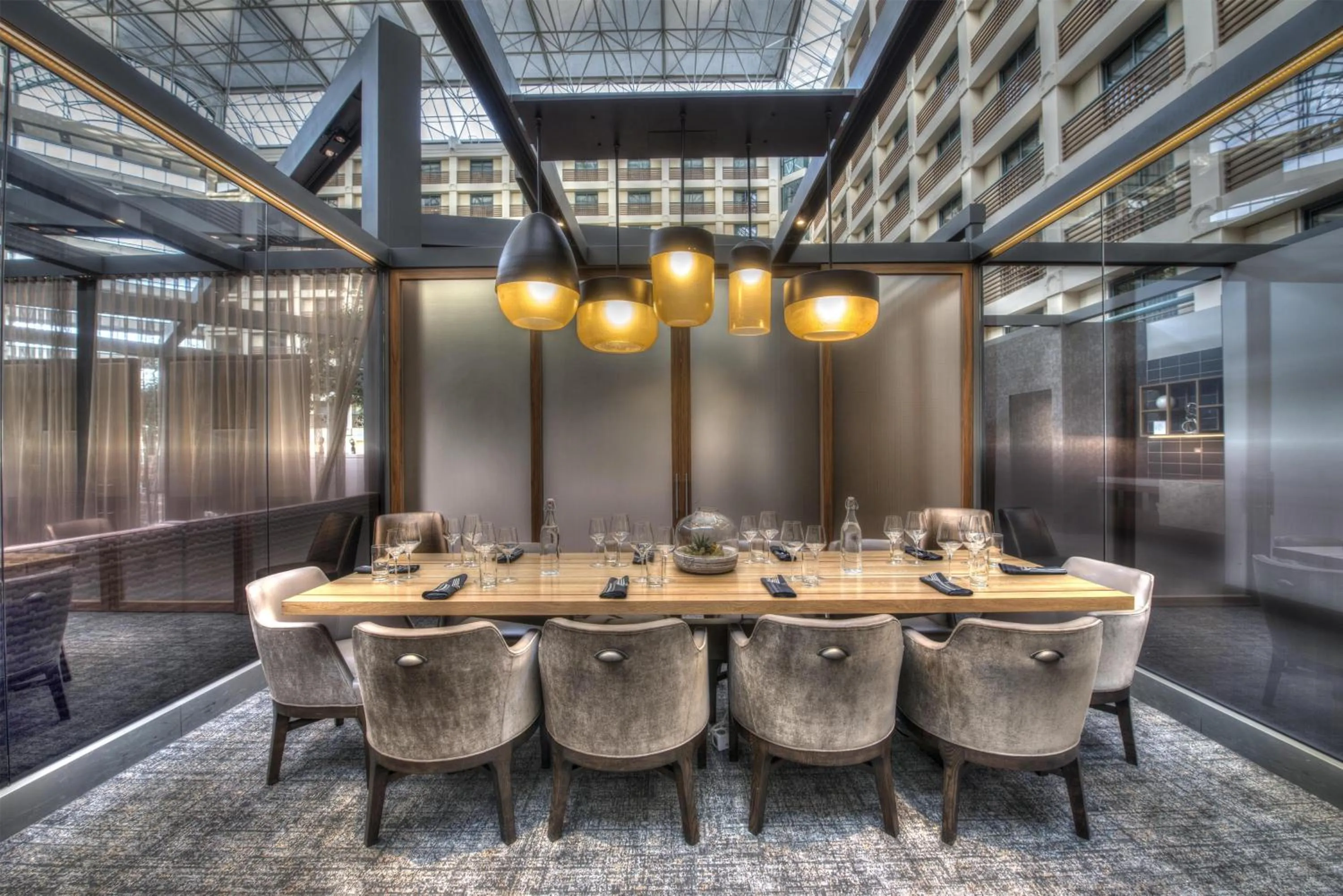 Restaurant/places to eat in Hyatt Regency San Francisco Airport