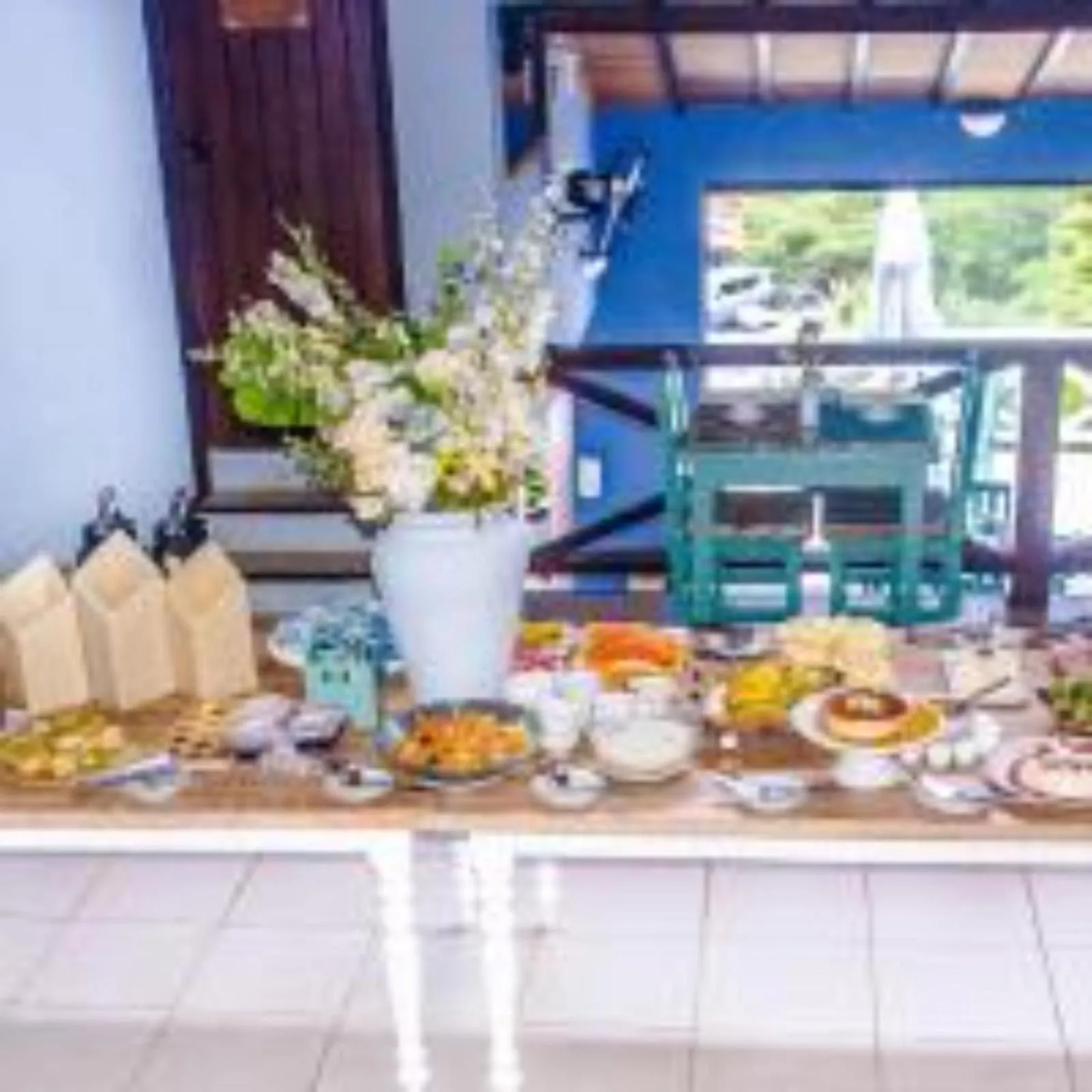Buffet breakfast in Pousada Amancay