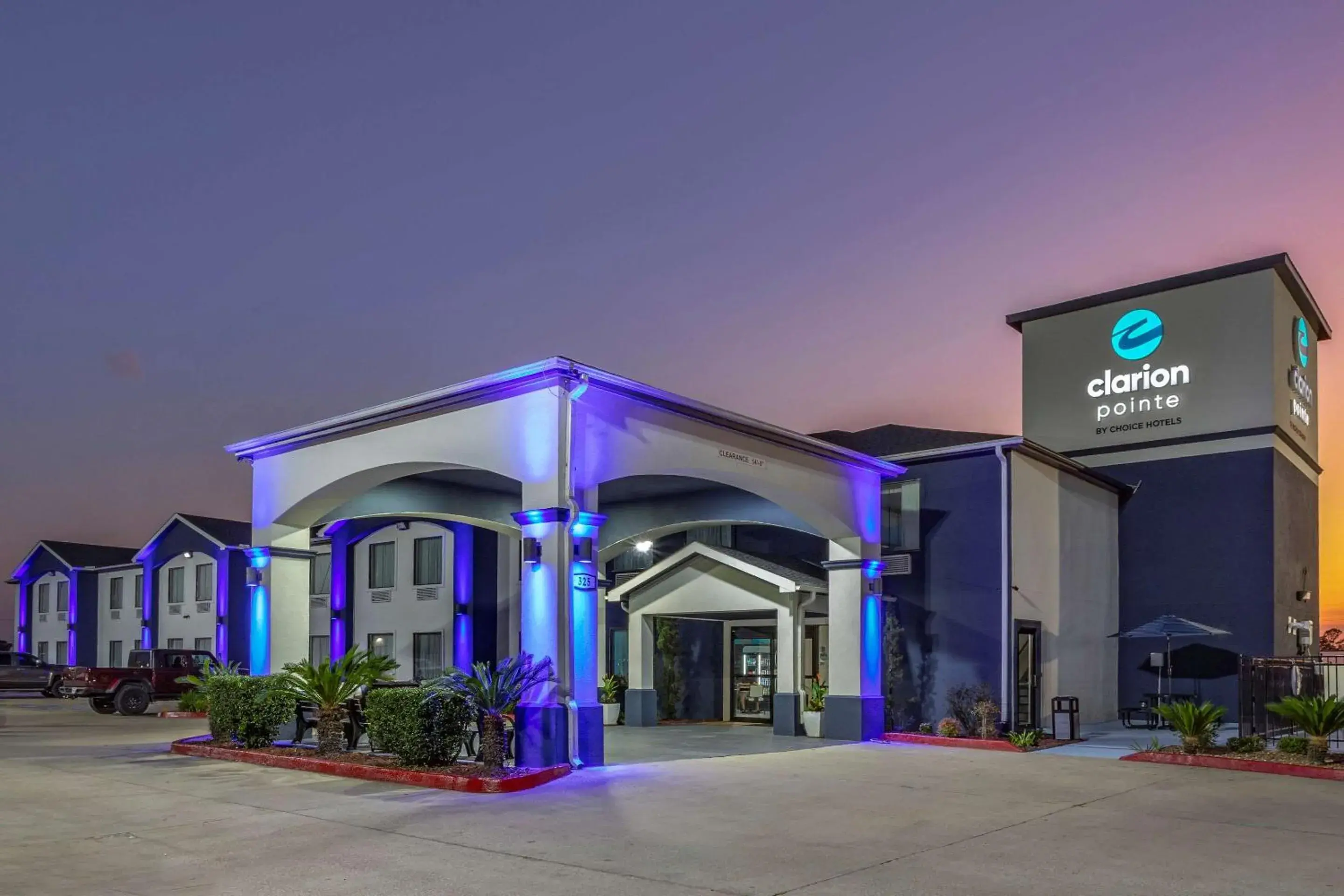 Property building in Clarion Pointe Sulphur - Lake Charles Property building in Clarion Pointe Sulphur - Lake Charles