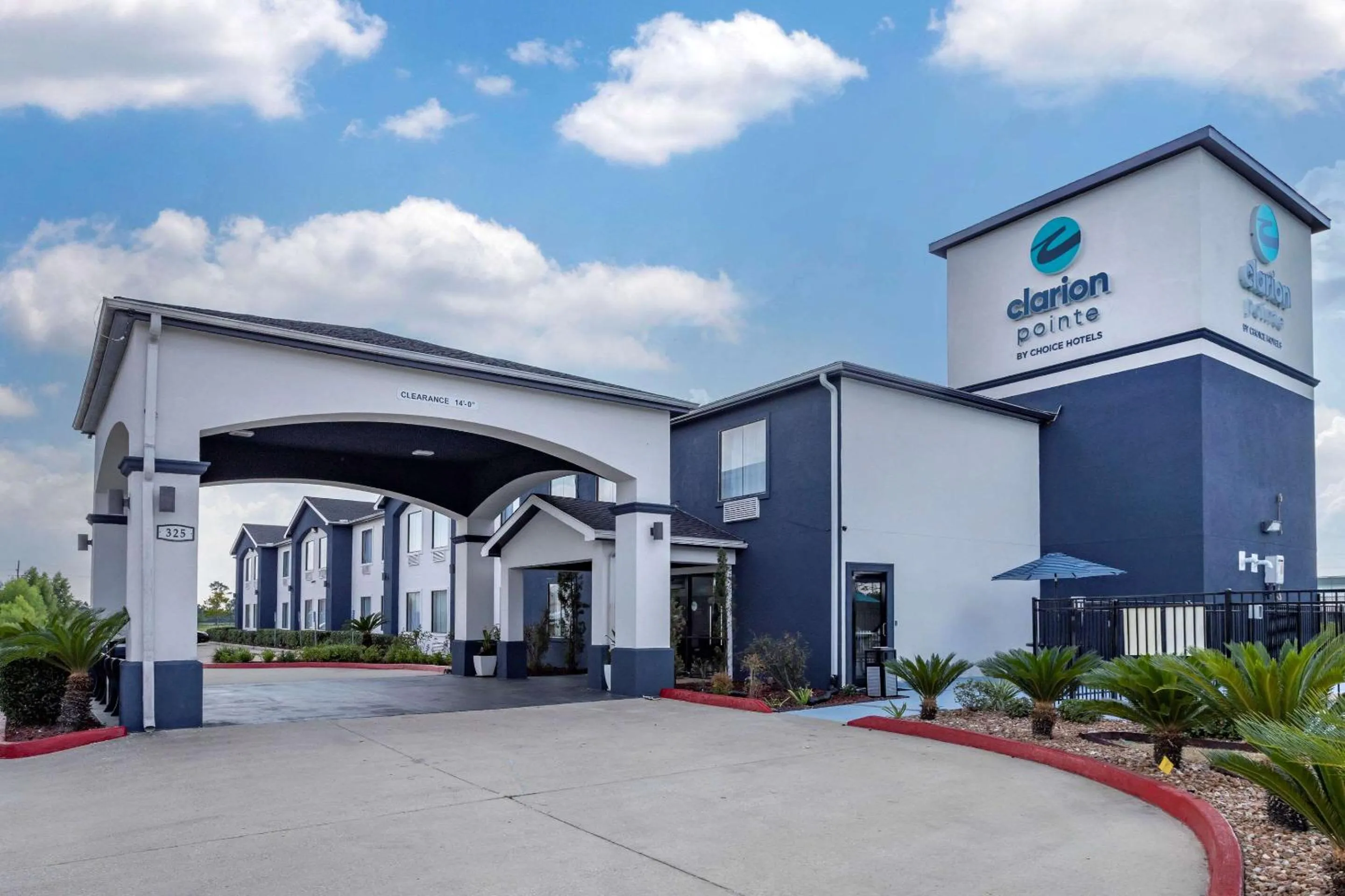 Property building in Clarion Pointe Sulphur - Lake Charles