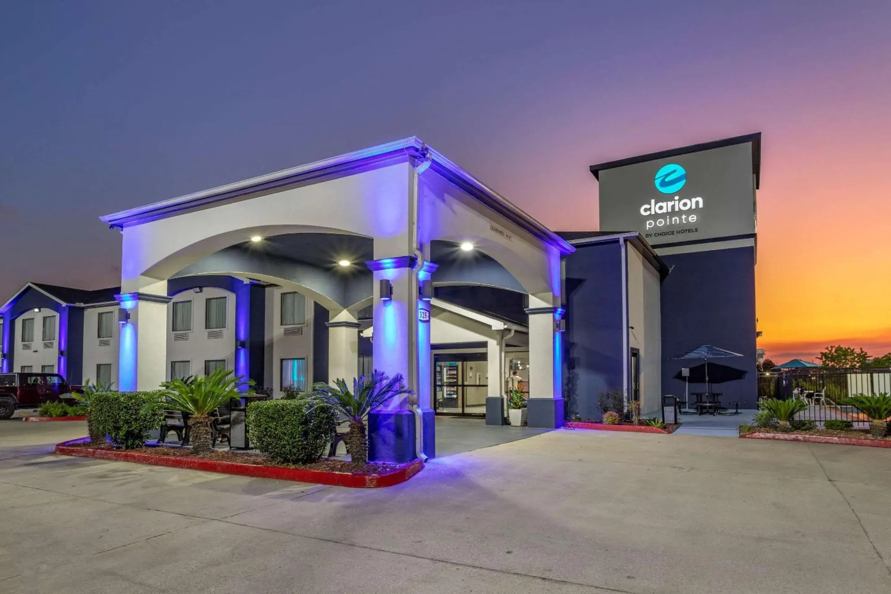 Property building in Clarion Pointe Sulphur - Lake Charles Property building in Clarion Pointe Sulphur - Lake Charles