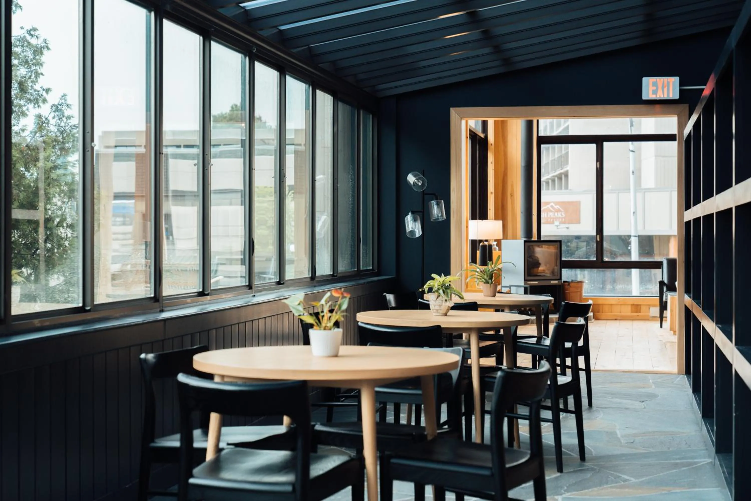 Seating area in Bluebird Lake Placid
