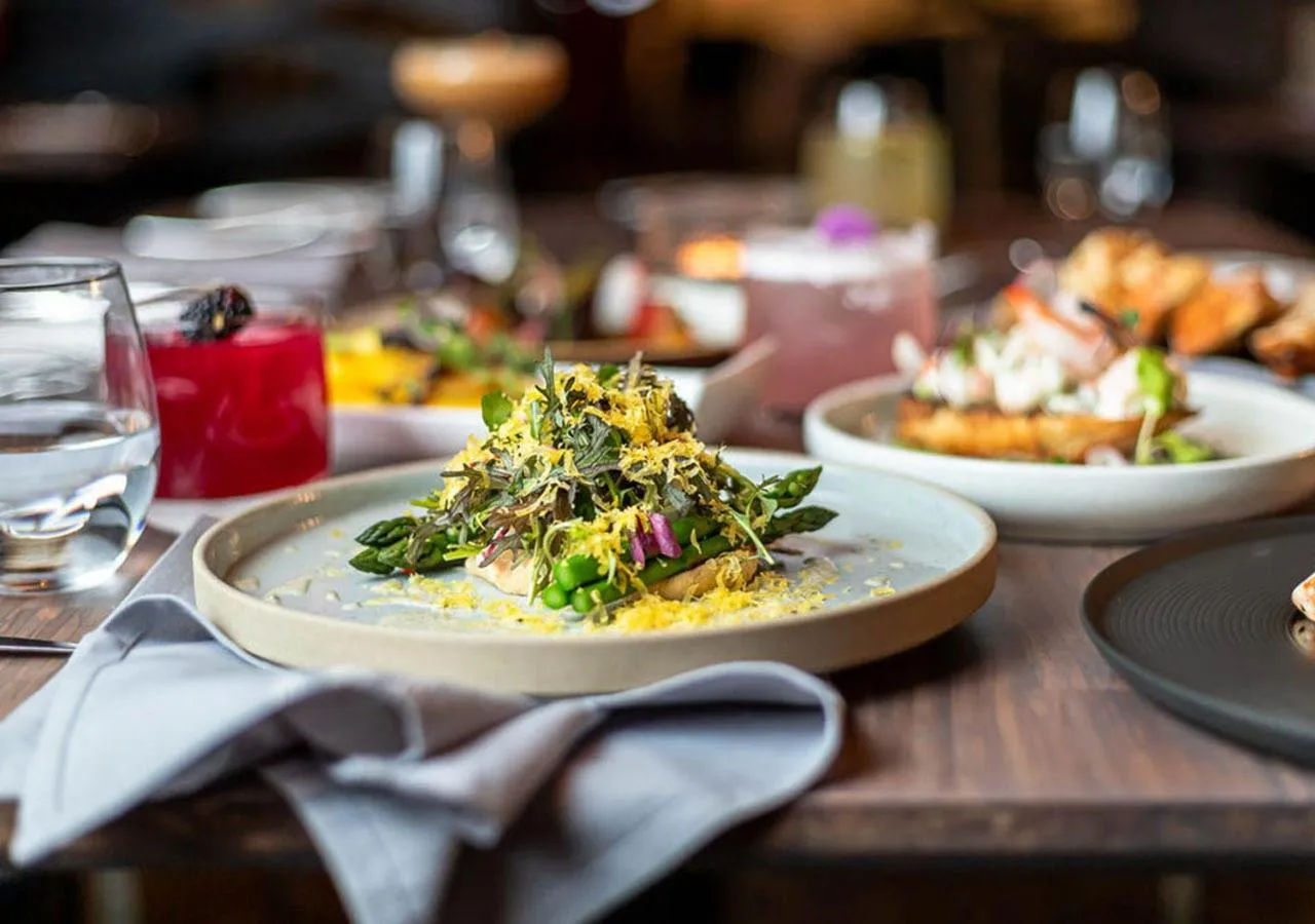 Restaurant/places to eat in Sterling Inn & Spa