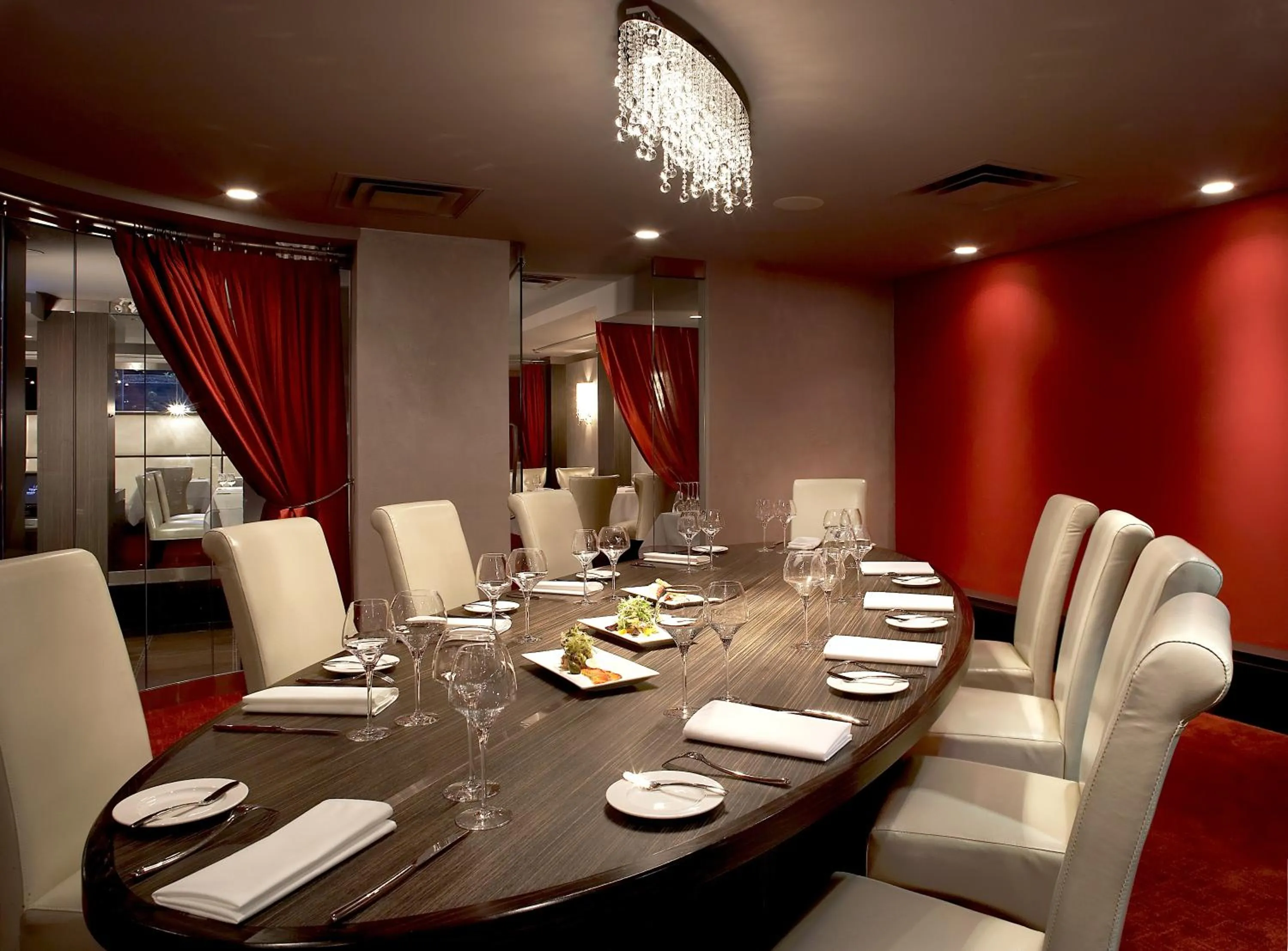 Restaurant/places to eat in Sterling Inn & Spa