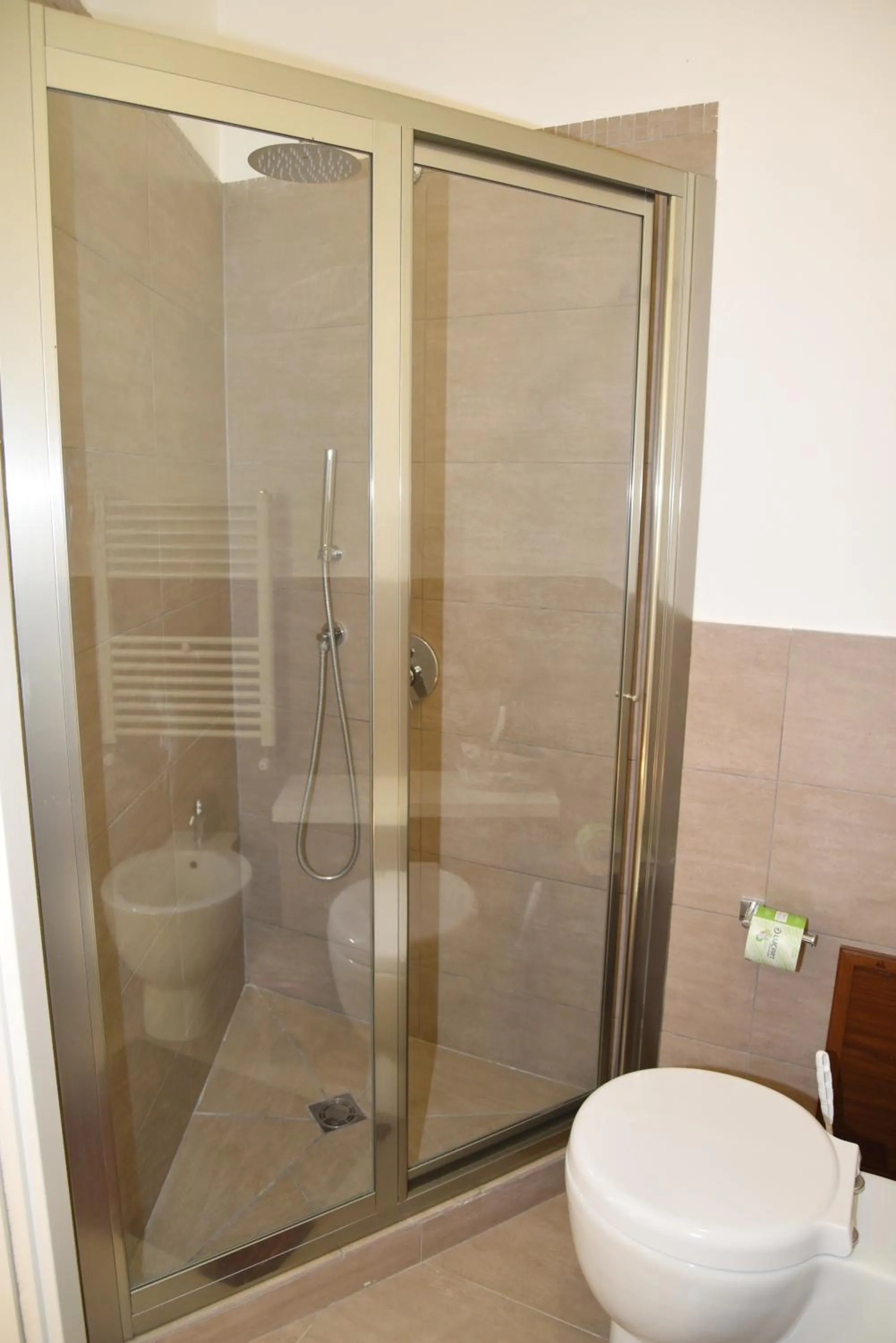 Shower in 315 Via Roma Rooms centro