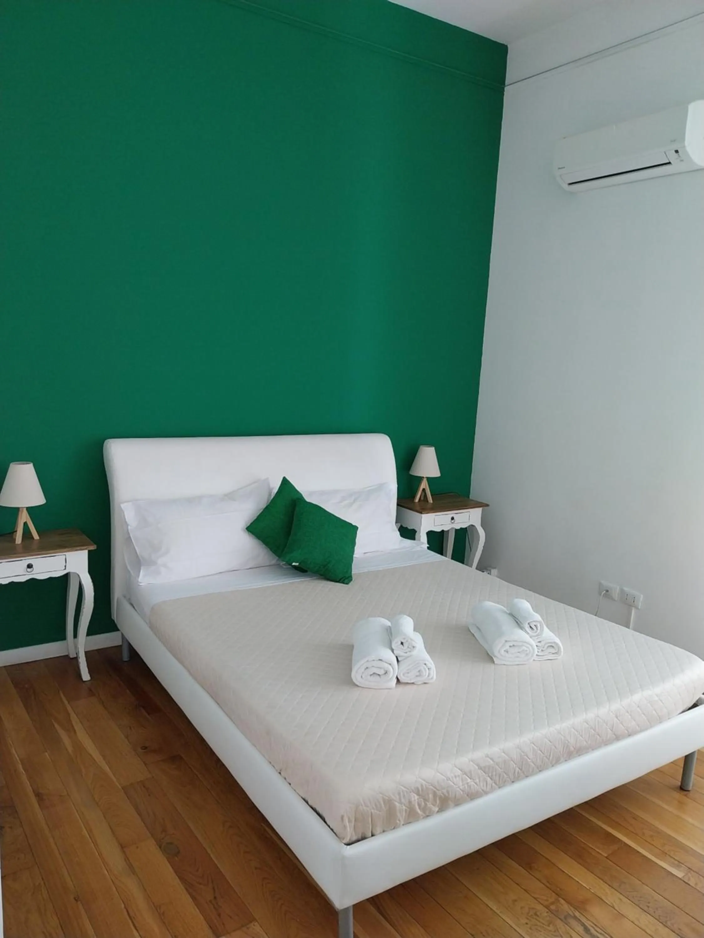 Bed in 315 Via Roma Rooms centro
