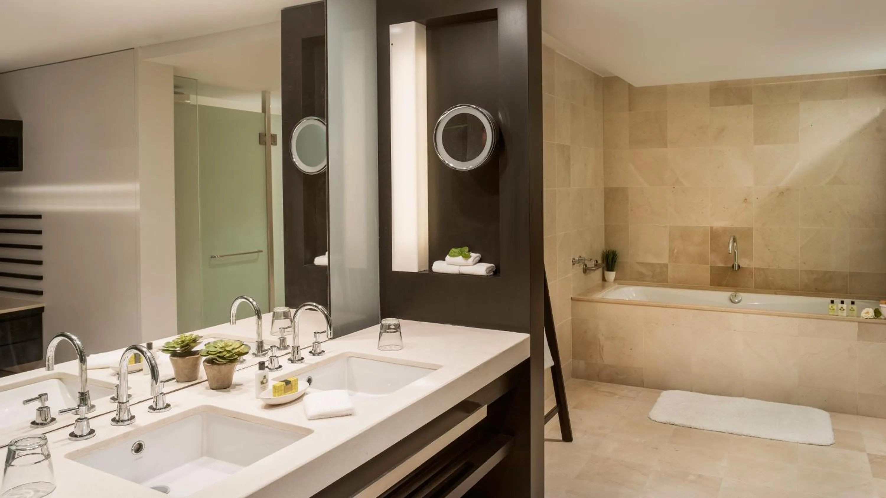 Bathroom in InterContinental Hayman Great Barrier Reef