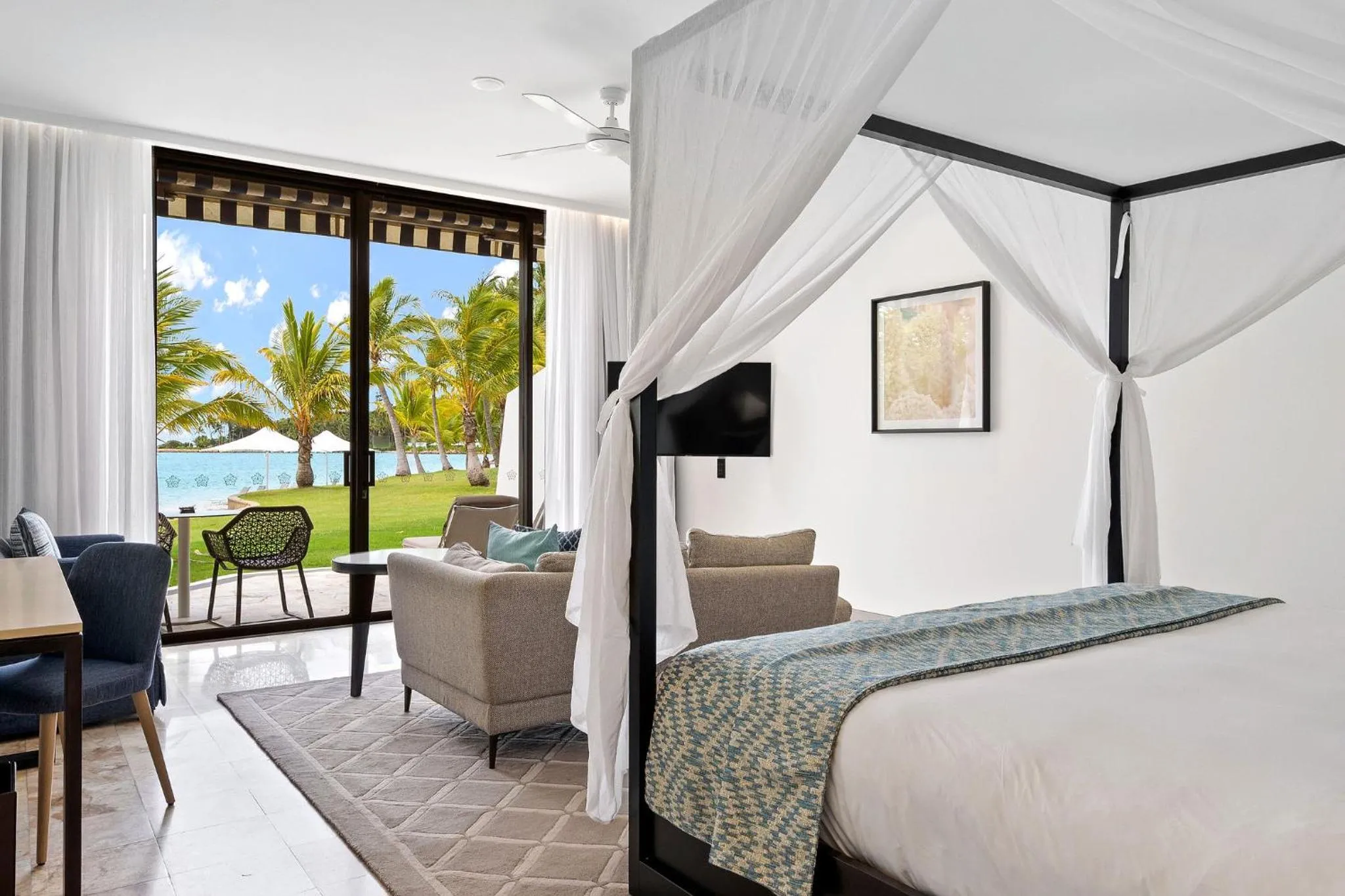 Bed in InterContinental Hayman Great Barrier Reef