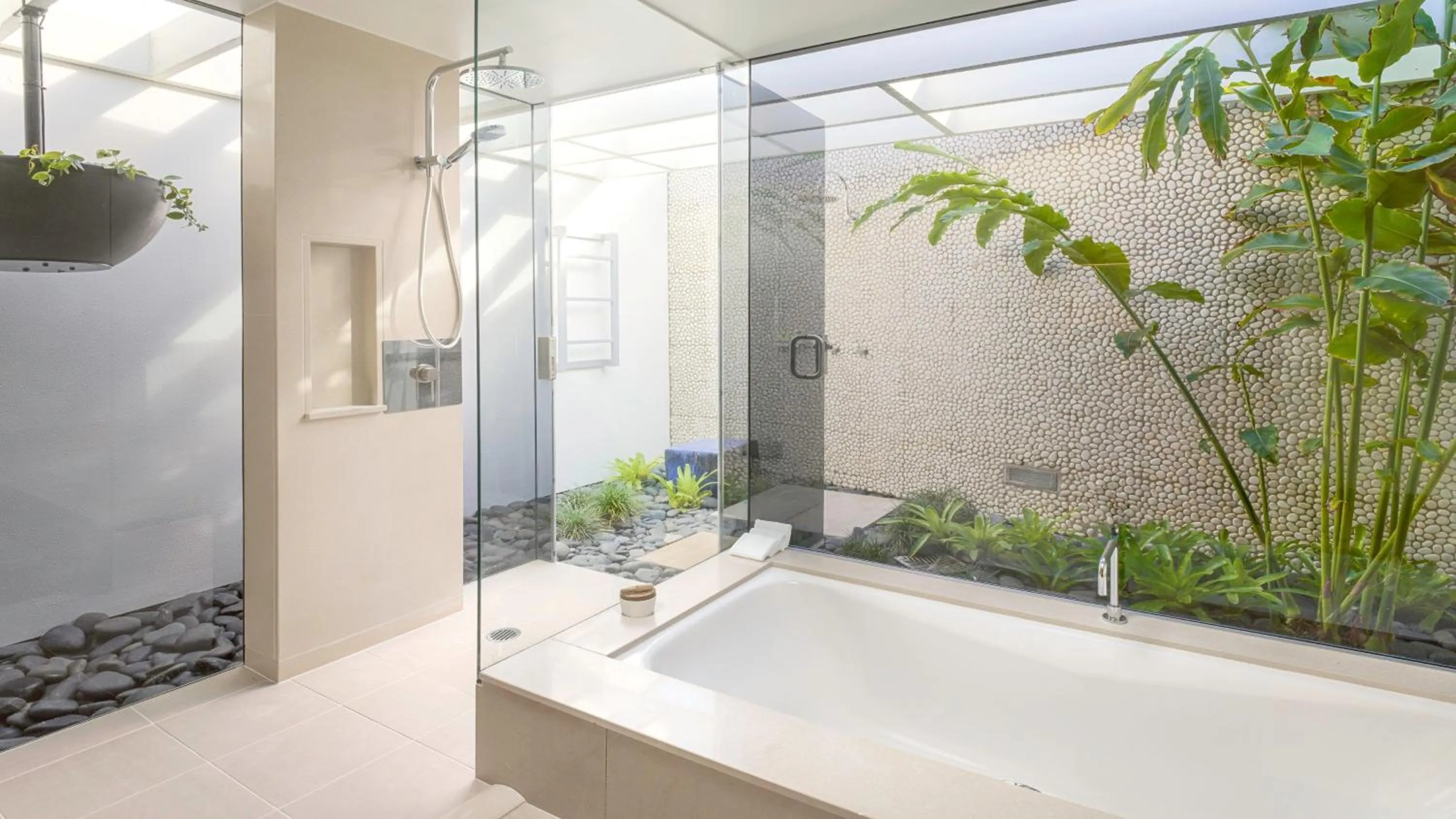 Bathroom in InterContinental Hayman Great Barrier Reef