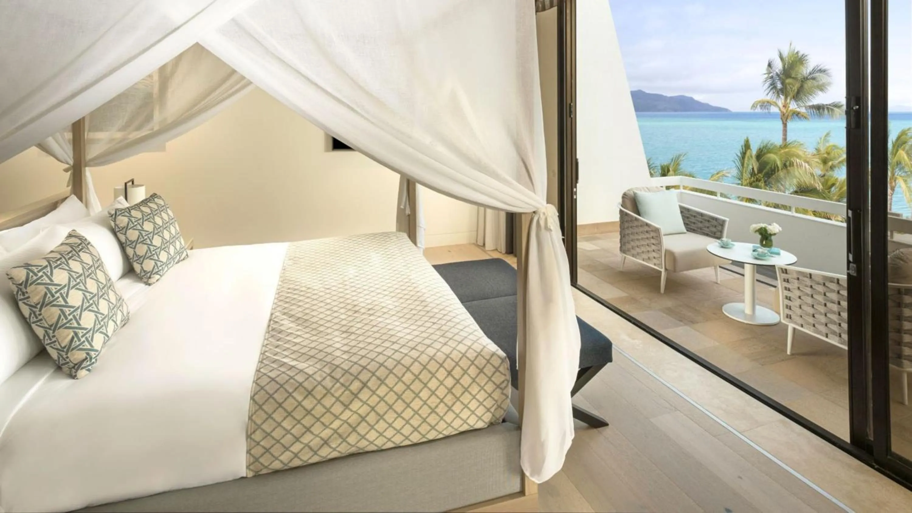 Bedroom, Bed in InterContinental Hayman Great Barrier Reef