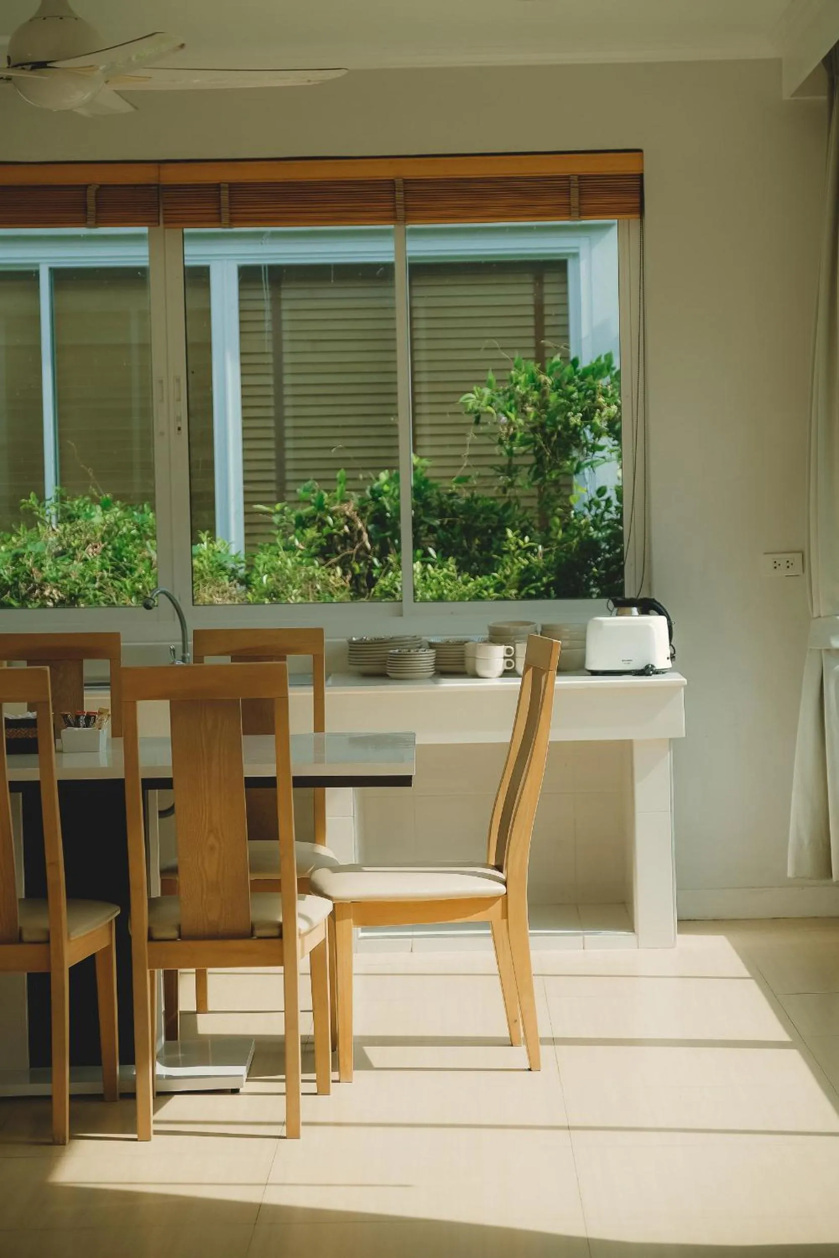 Dining area in Bor Saen Pool Villa