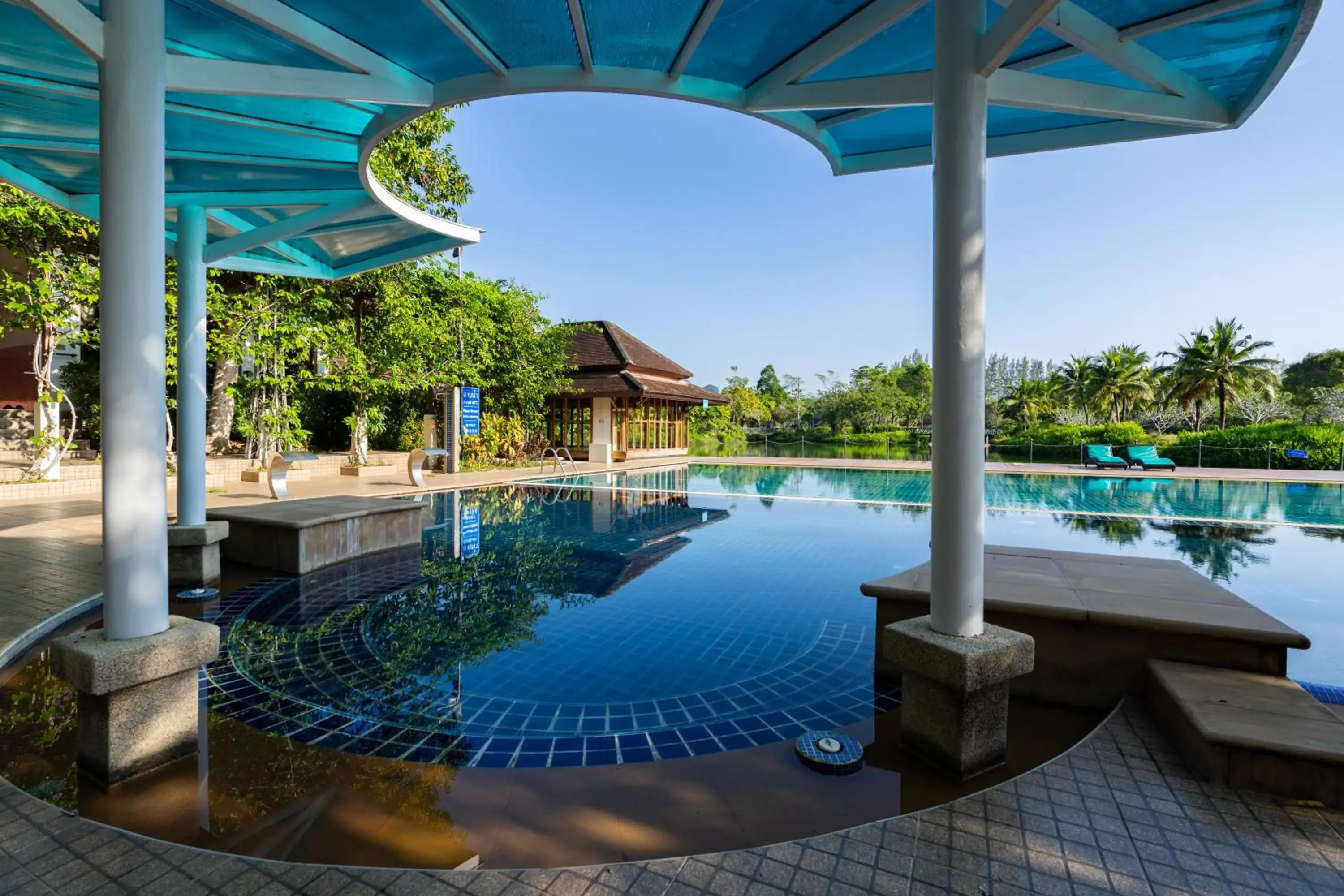 Swimming pool in Bor Saen Pool Villa Swimming pool in Bor Saen Pool Villa