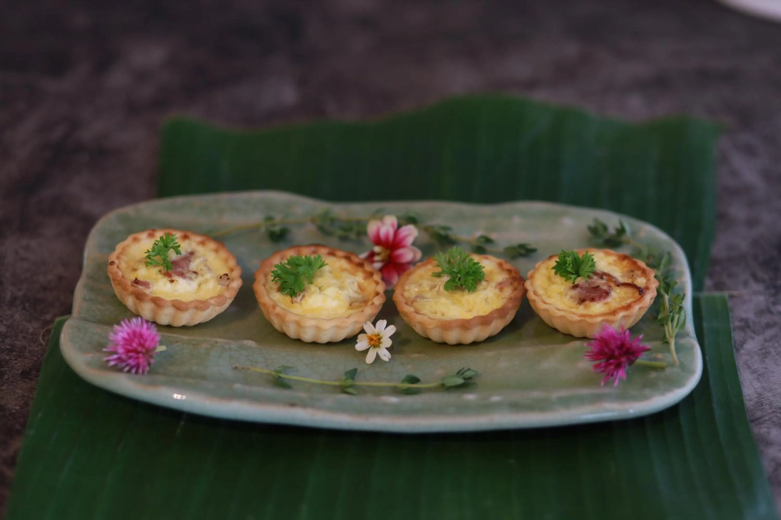 Restaurant/places to eat in Bor Saen Pool Villa