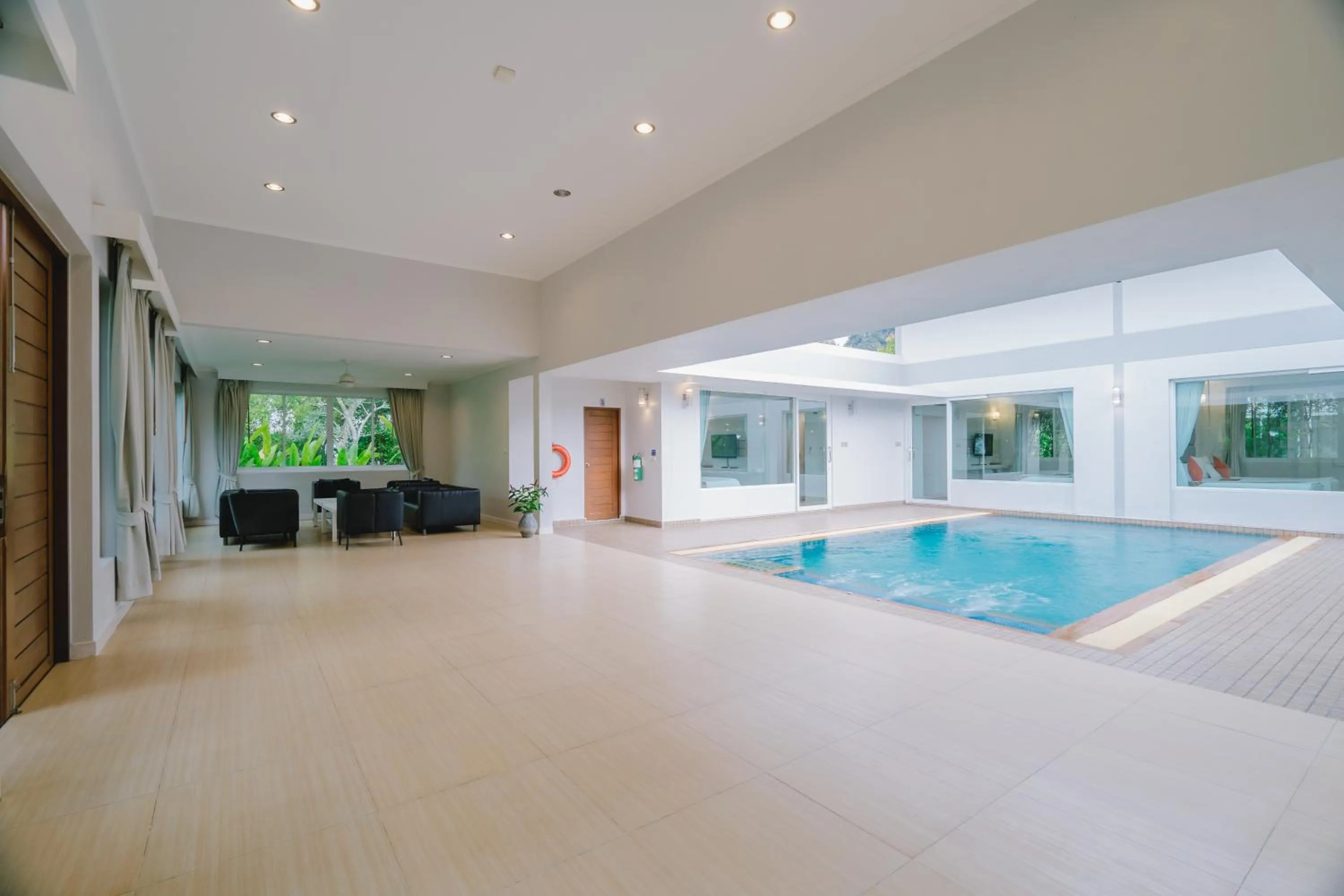 Swimming pool in Bor Saen Pool Villa