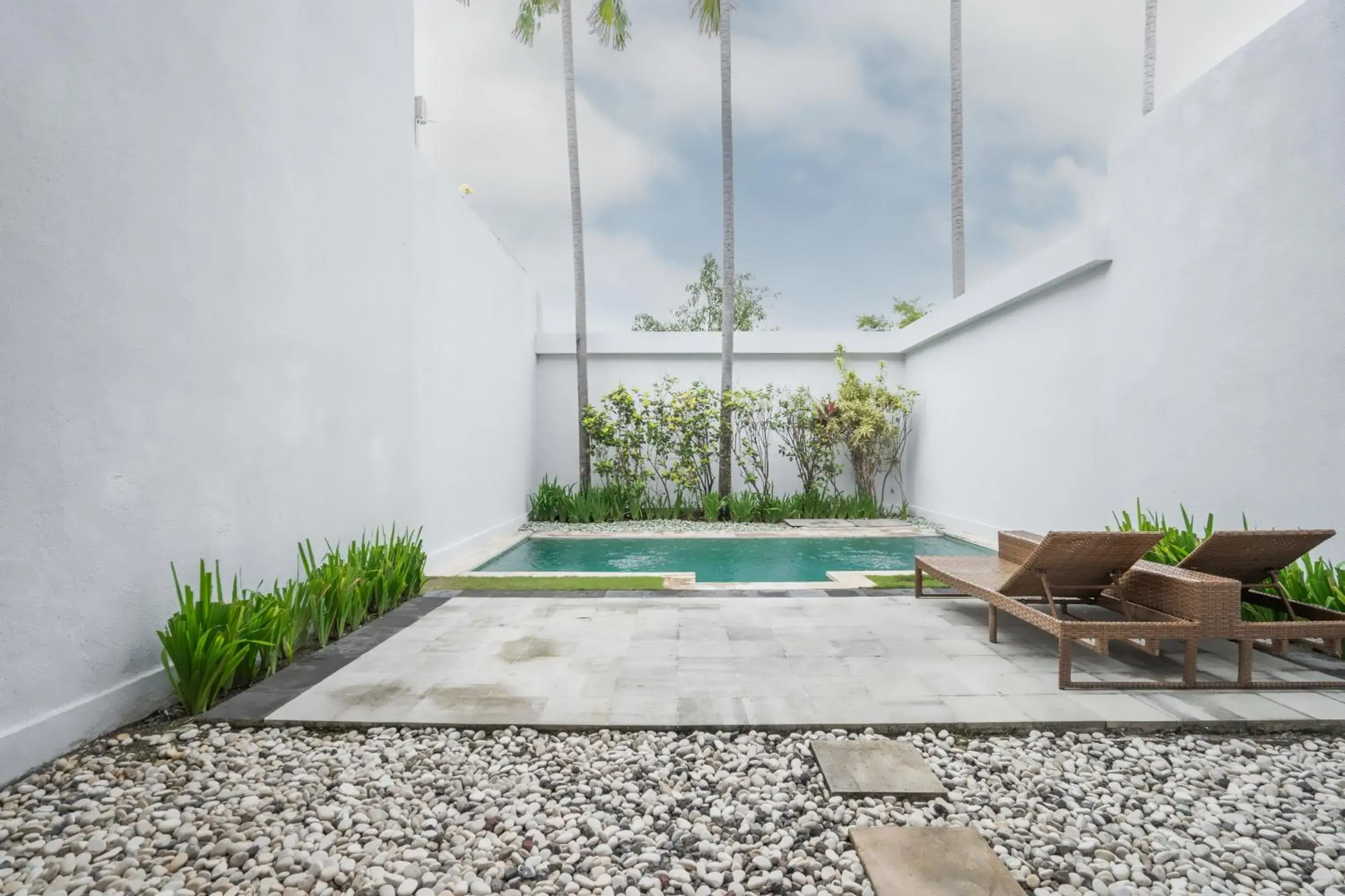 Pool view in Danoya Private Luxury Residences Pool view in Danoya Private Luxury Residences