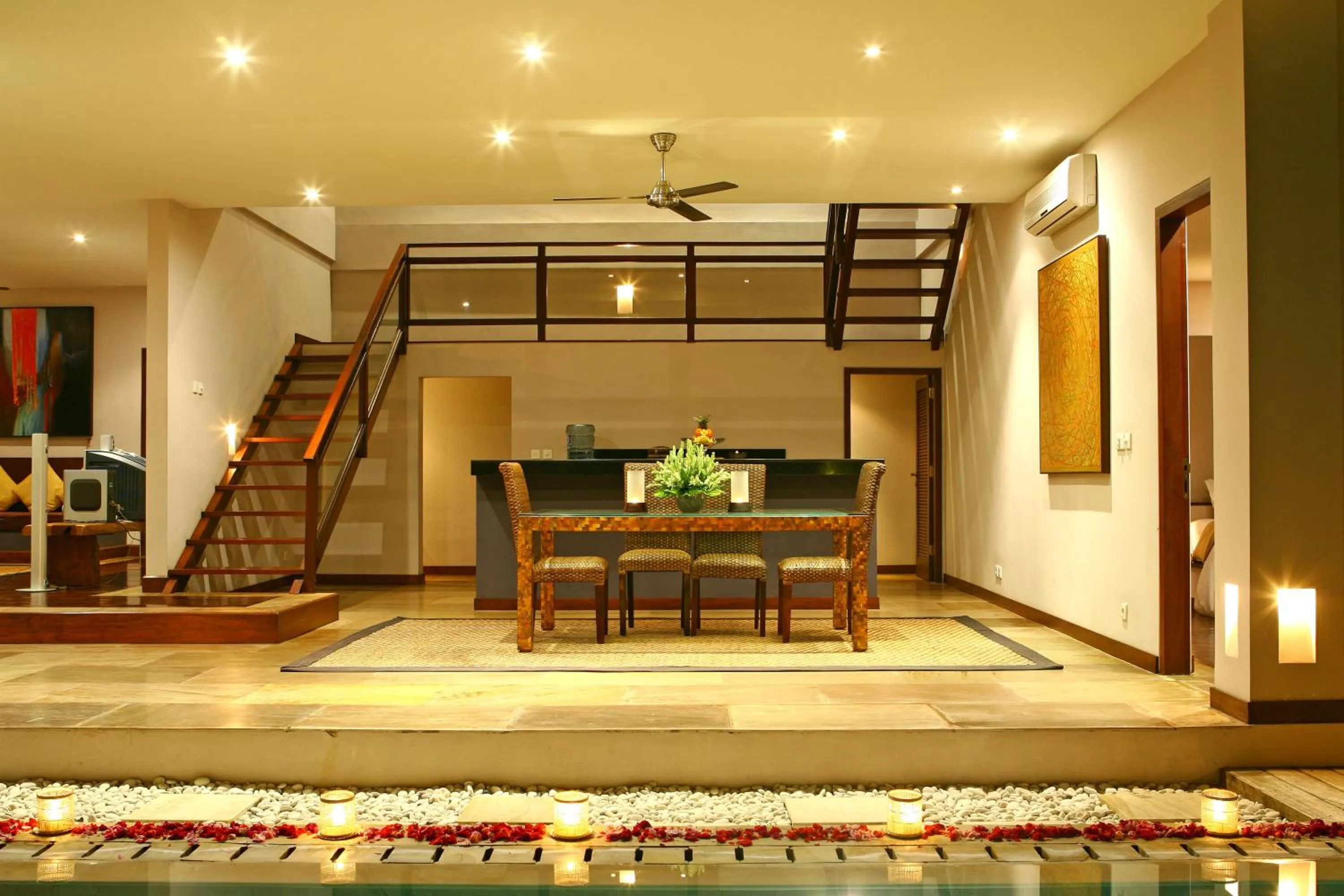 Dining area in Danoya Private Luxury Residences