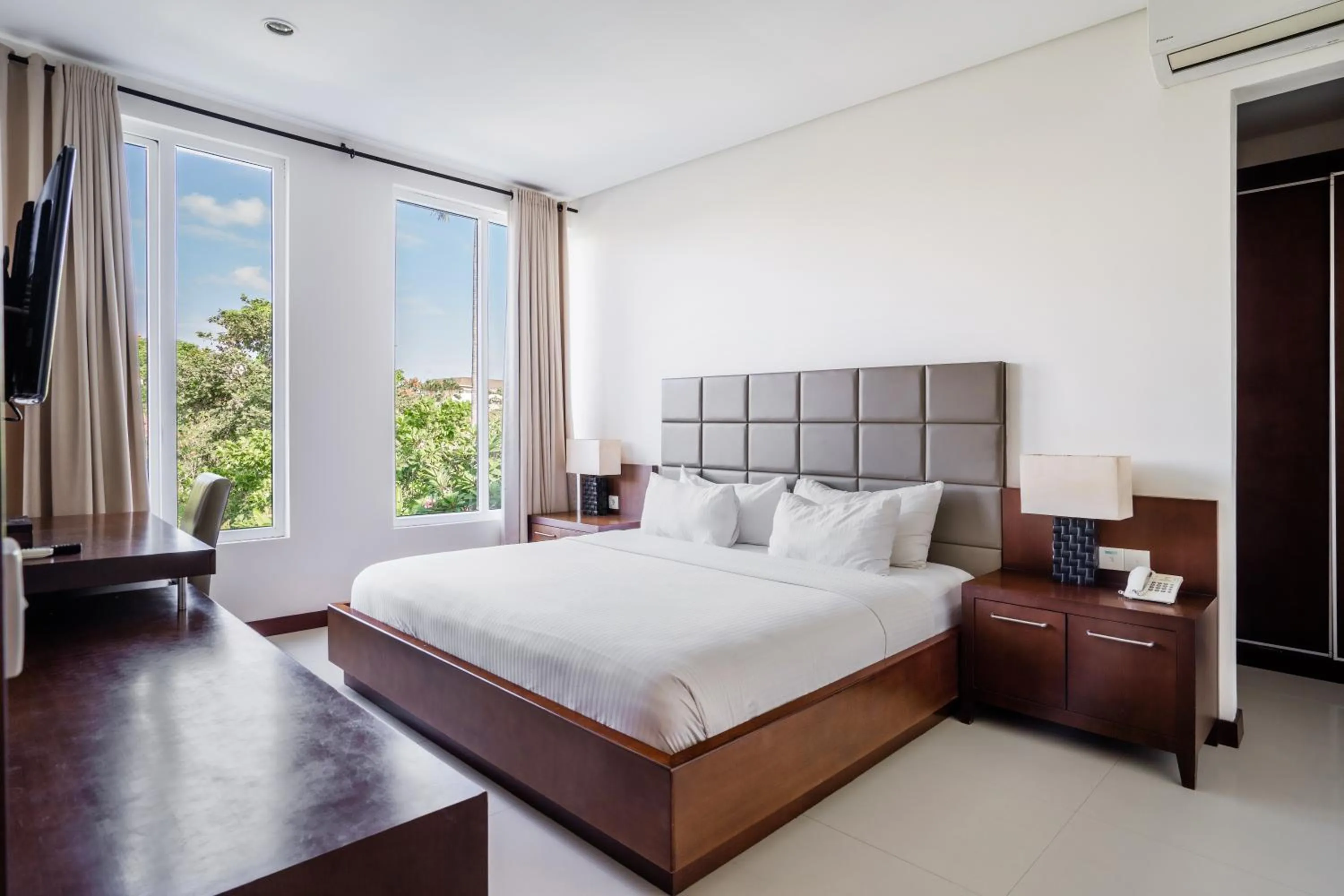 Bed in Danoya Private Luxury Residences