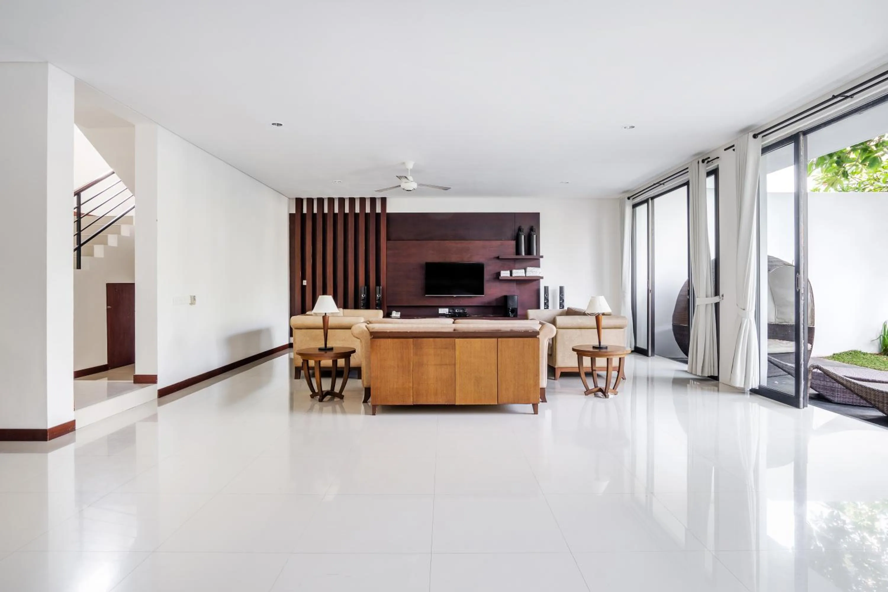 TV and multimedia in Danoya Private Luxury Residences