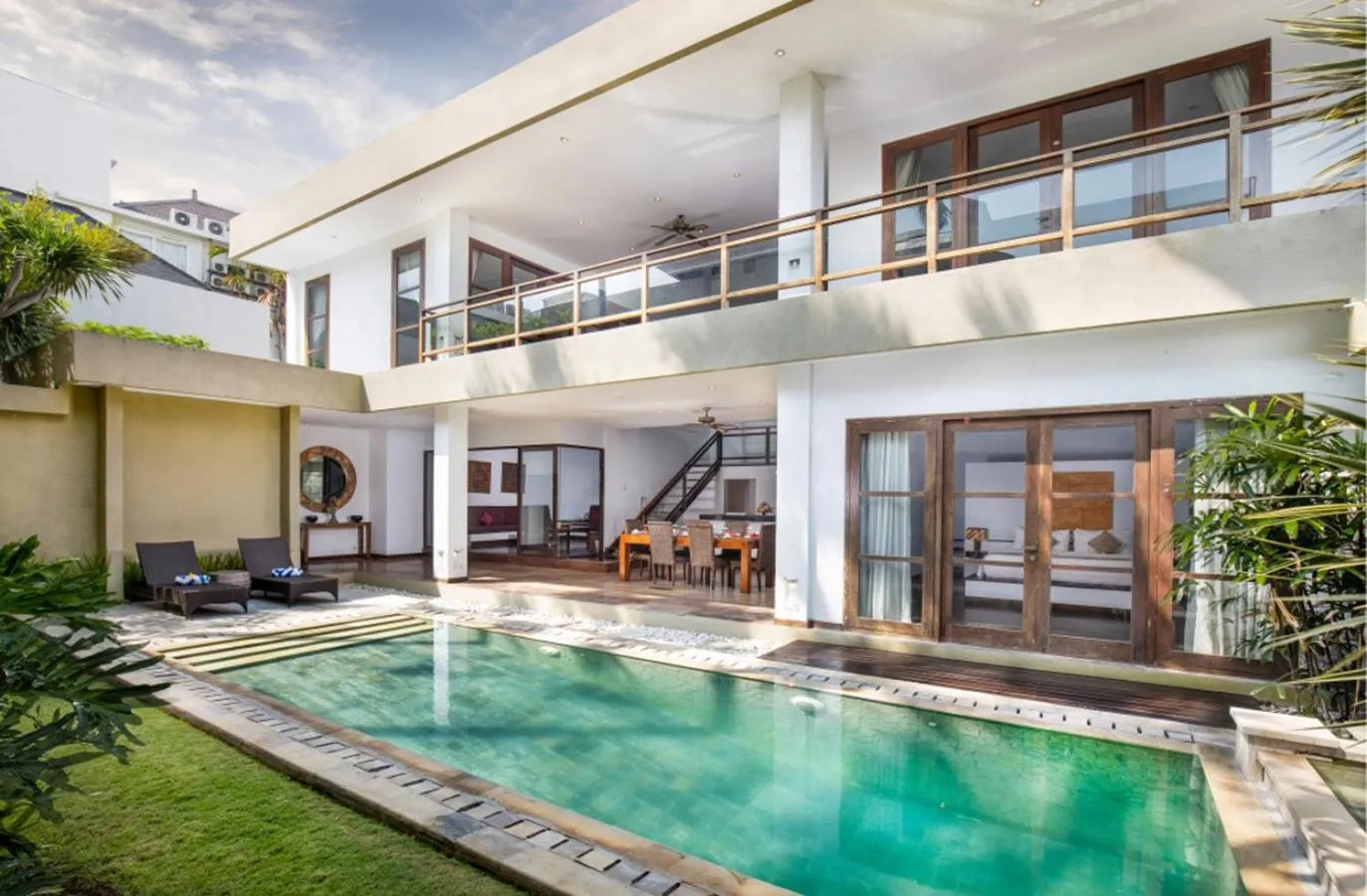 Property building in Danoya Private Luxury Residences