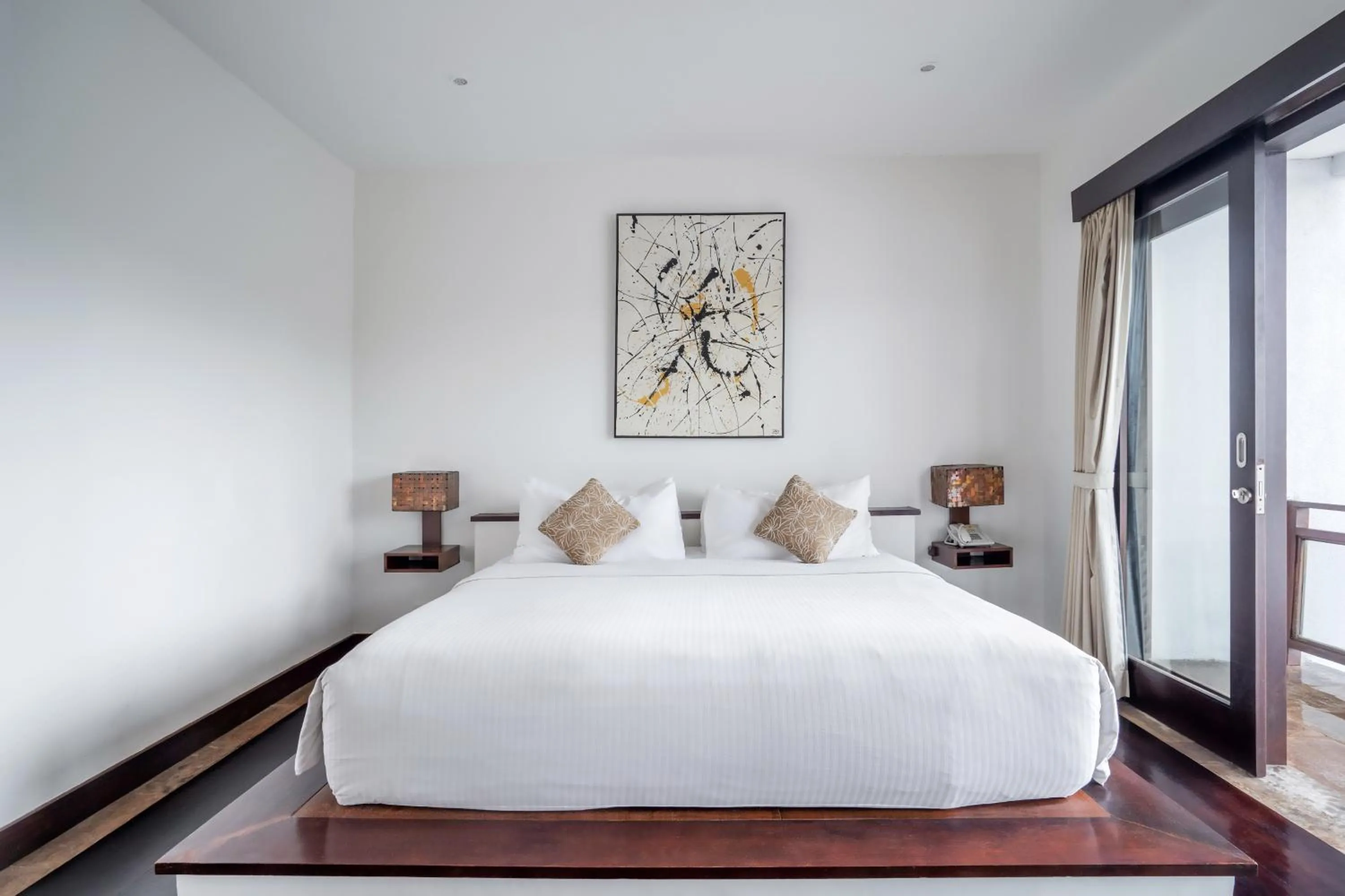 Bed in Danoya Private Luxury Residences