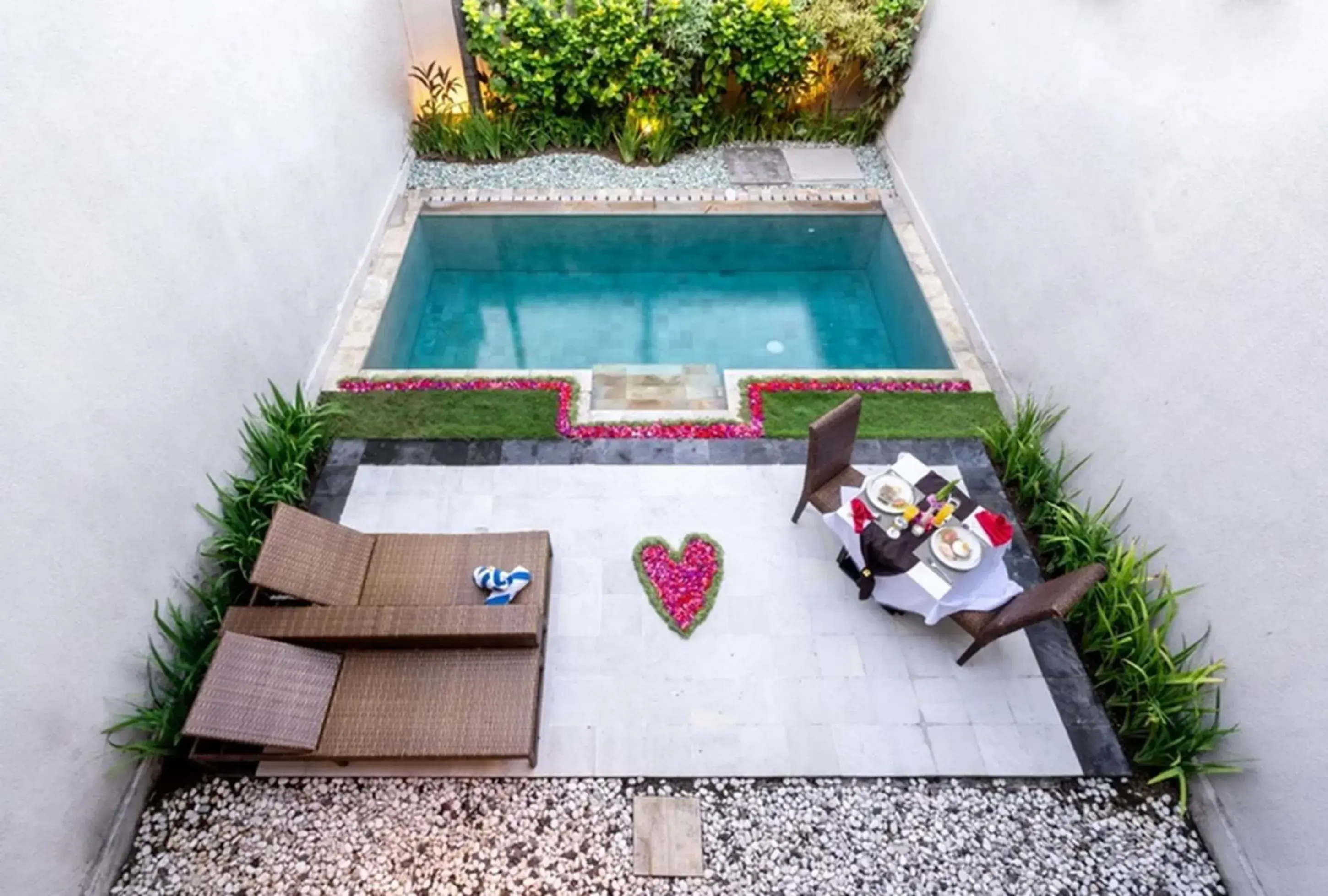 Pool view in Danoya Private Luxury Residences Pool view in Danoya Private Luxury Residences