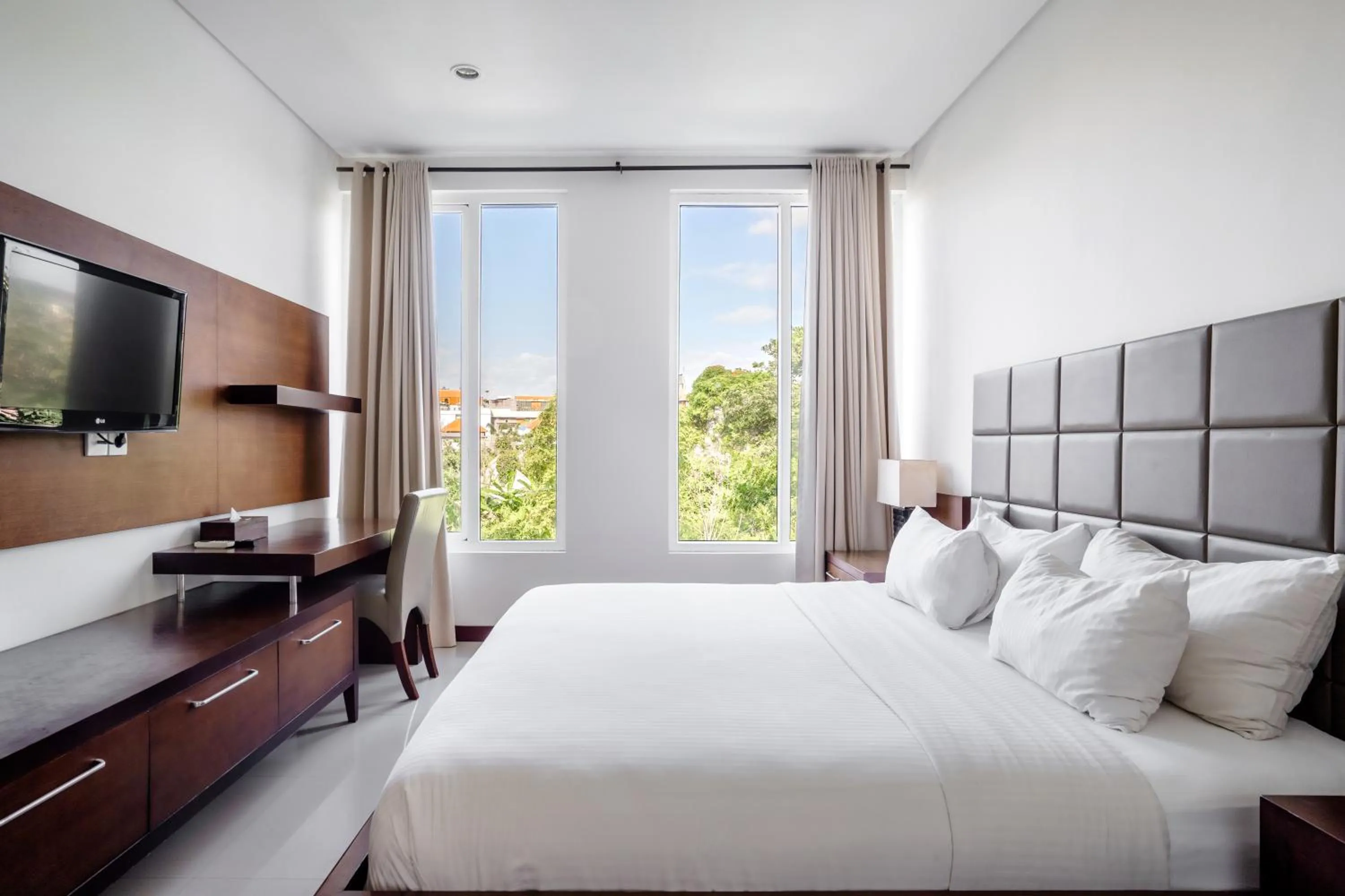 Bed in Danoya Private Luxury Residences