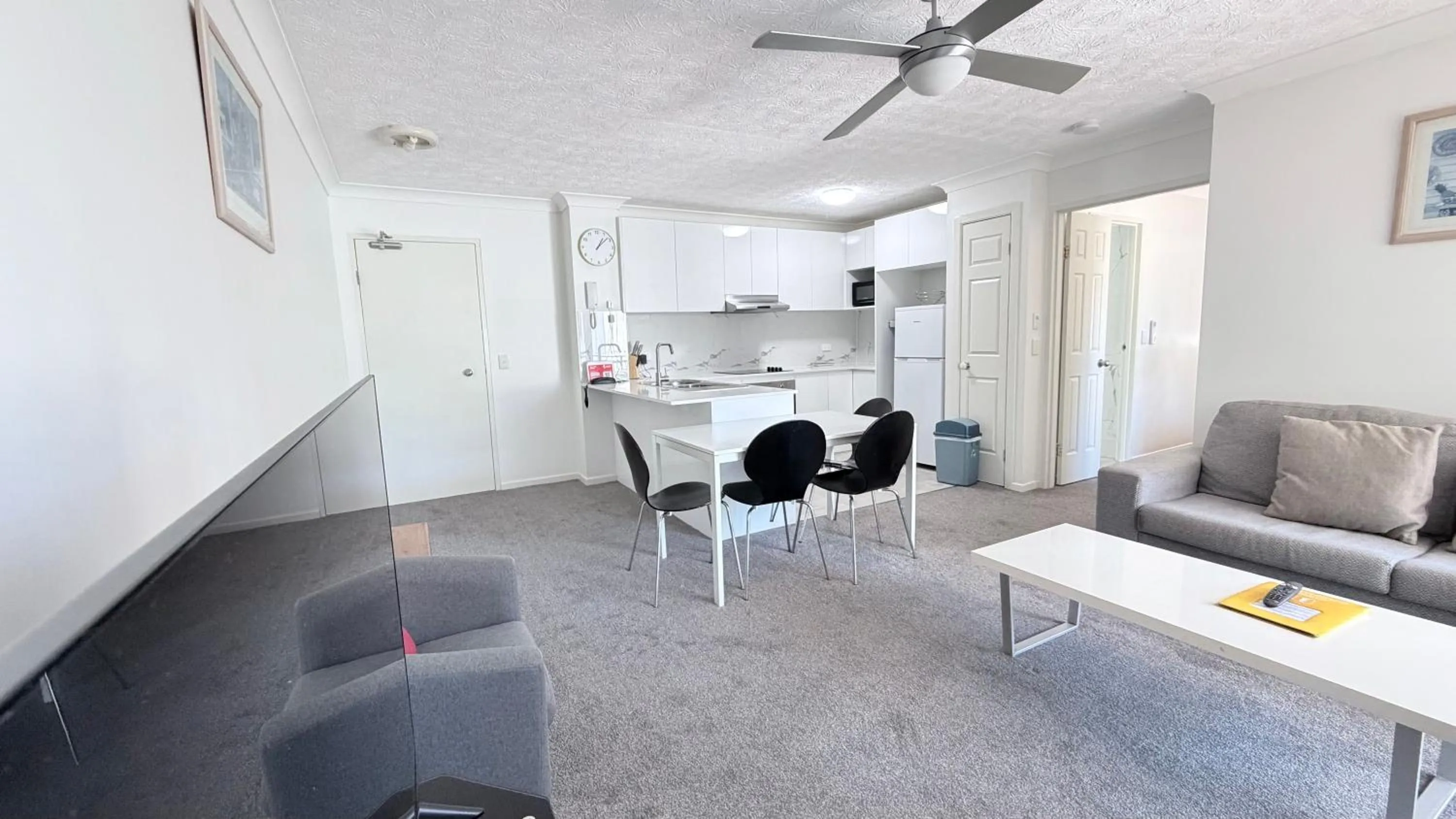 kitchen in Santana Resort Surfers Paradise