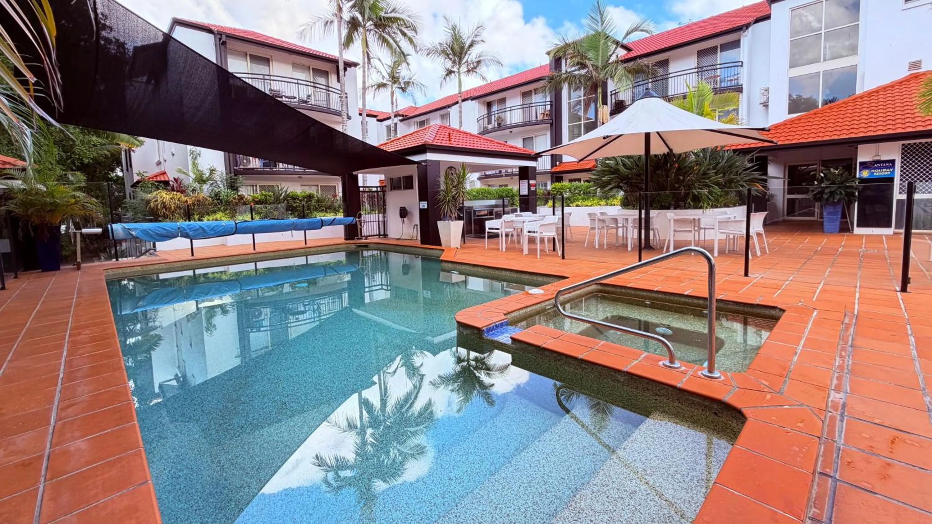 Property building in Santana Resort Surfers Paradise