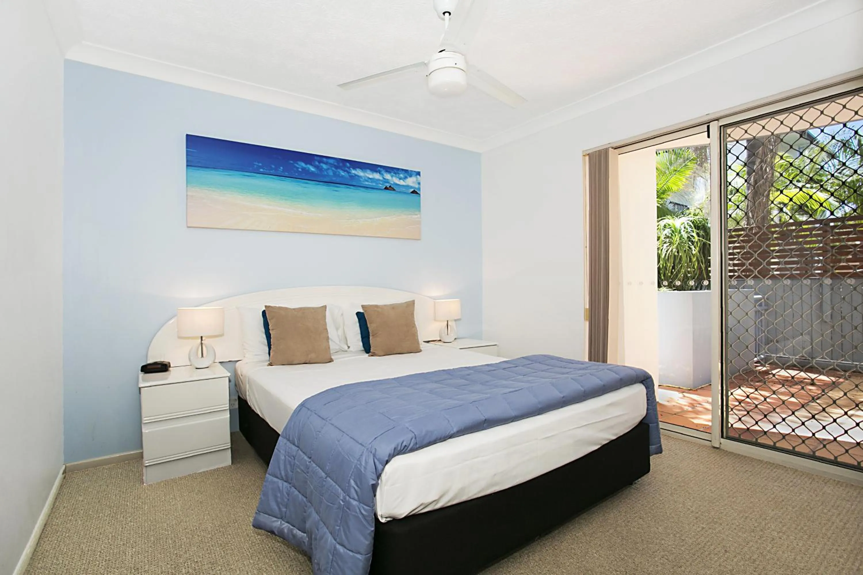 Day, Bed in Santana Resort Surfers Paradise