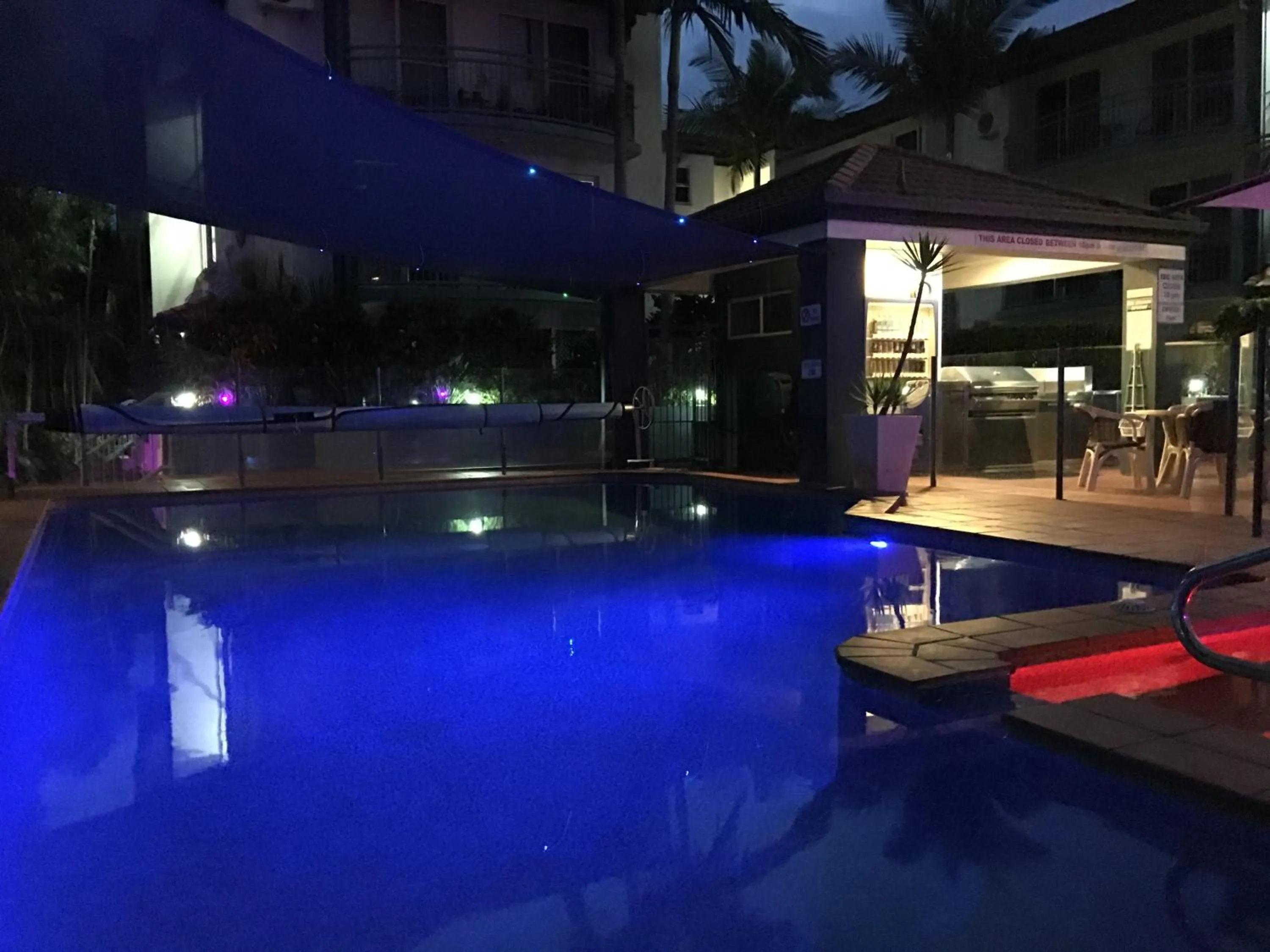 Swimming pool in Santana Resort Surfers Paradise