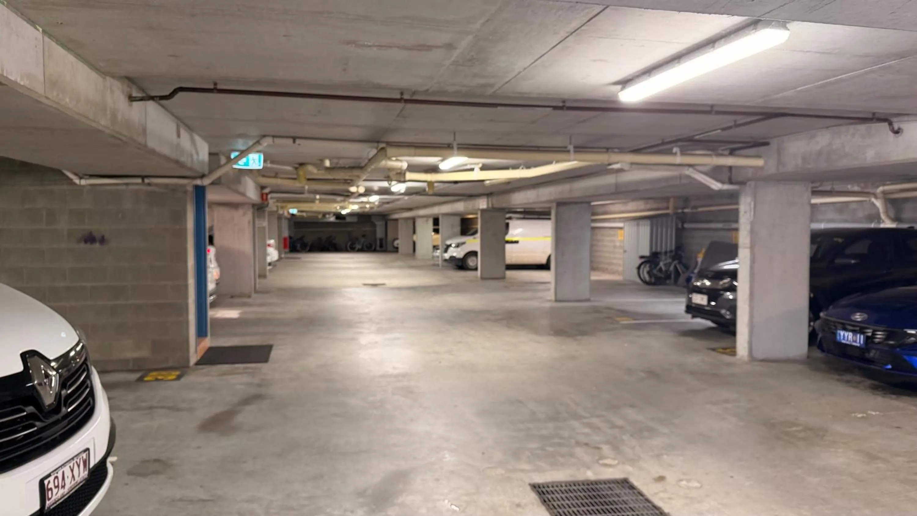 Parking in Santana Resort Surfers Paradise