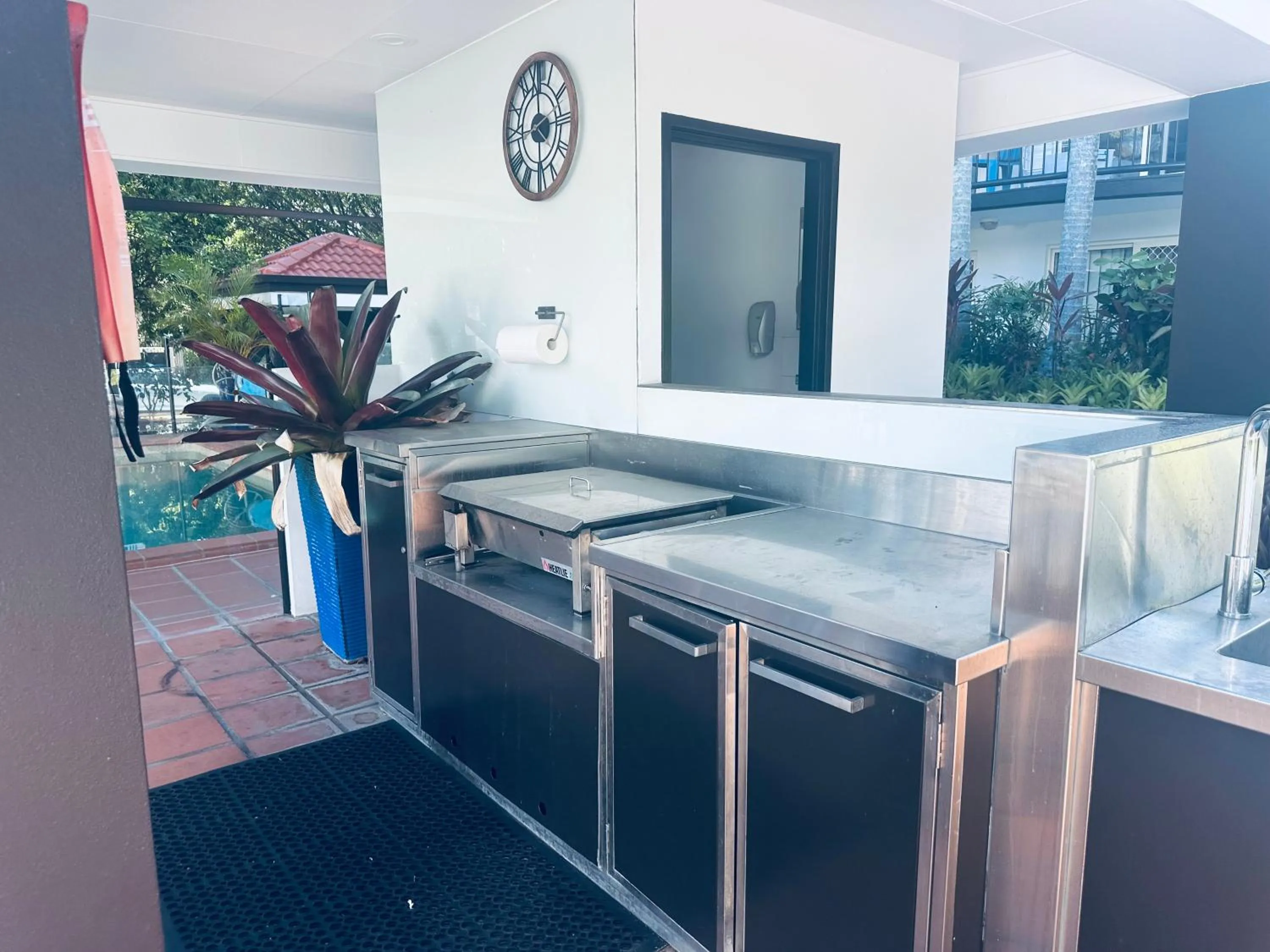 BBQ facilities in Santana Resort Surfers Paradise
