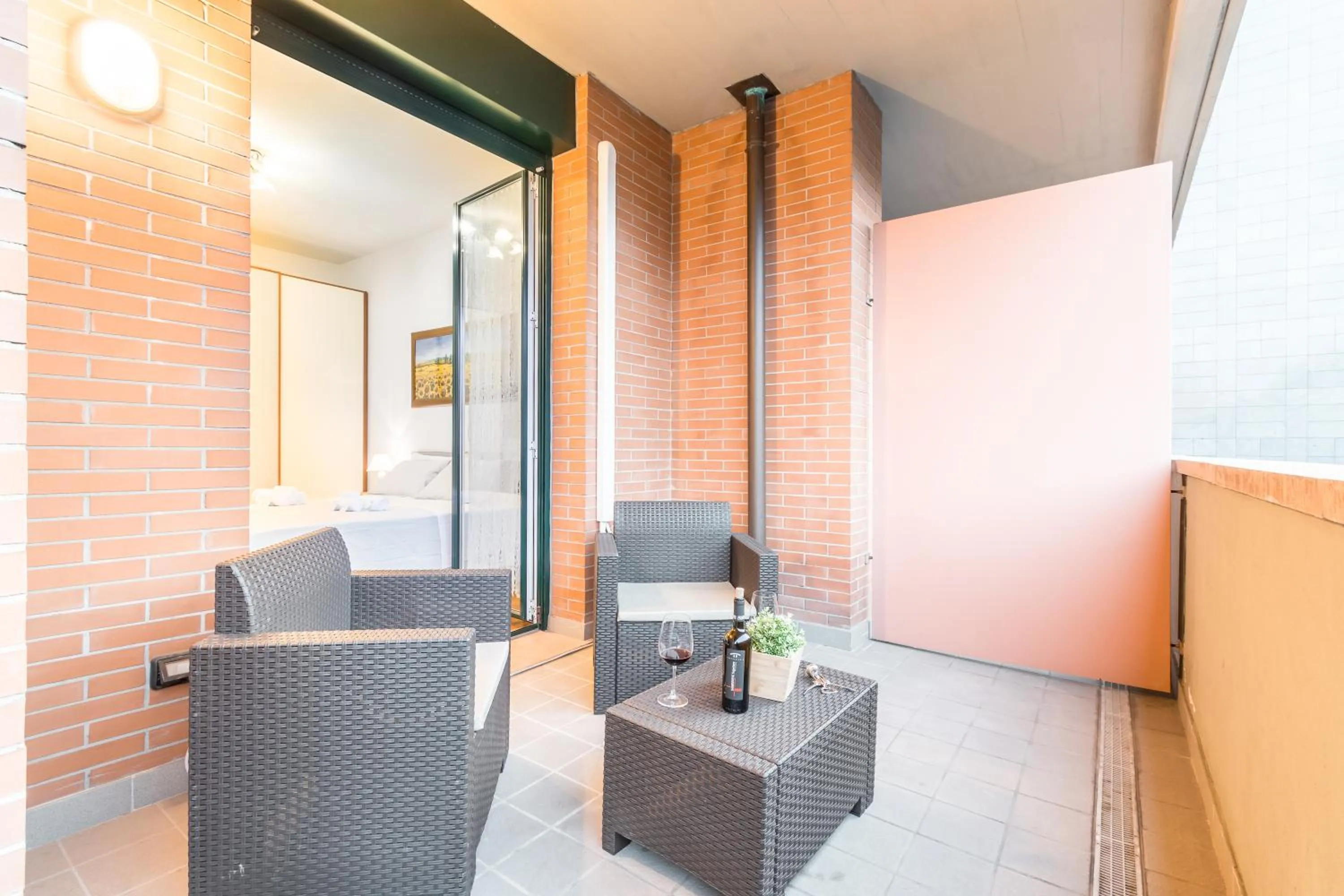 Balcony/Terrace in 4 Star Family & Friends Apt - Self Check-in