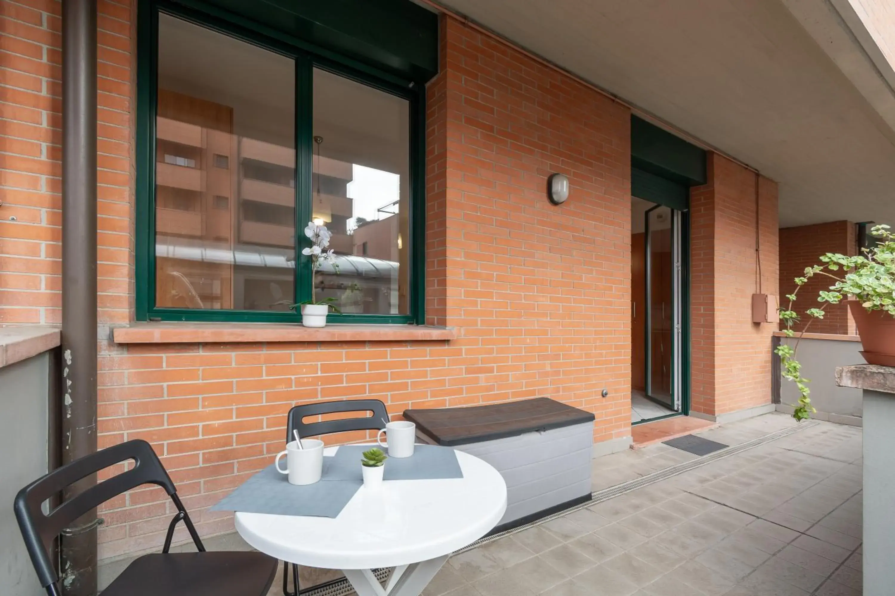 Studio with Balcony in 4 Star Family & Friends Apt - Self Check-in Studio with Balcony in 4 Star Family & Friends Apt - Self Check-in