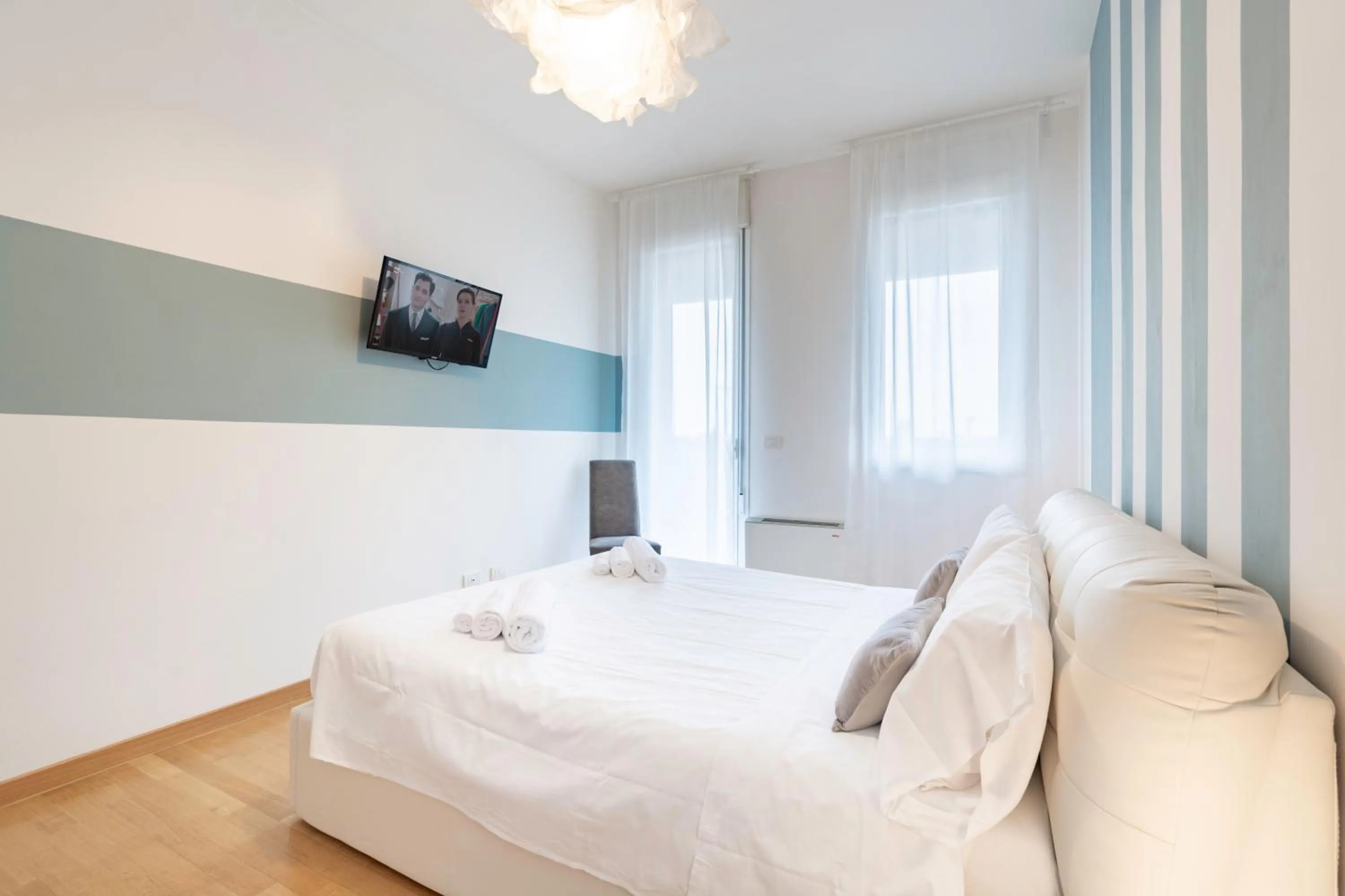 Bed in 4 Star Family & Friends Apt - Self Check-in